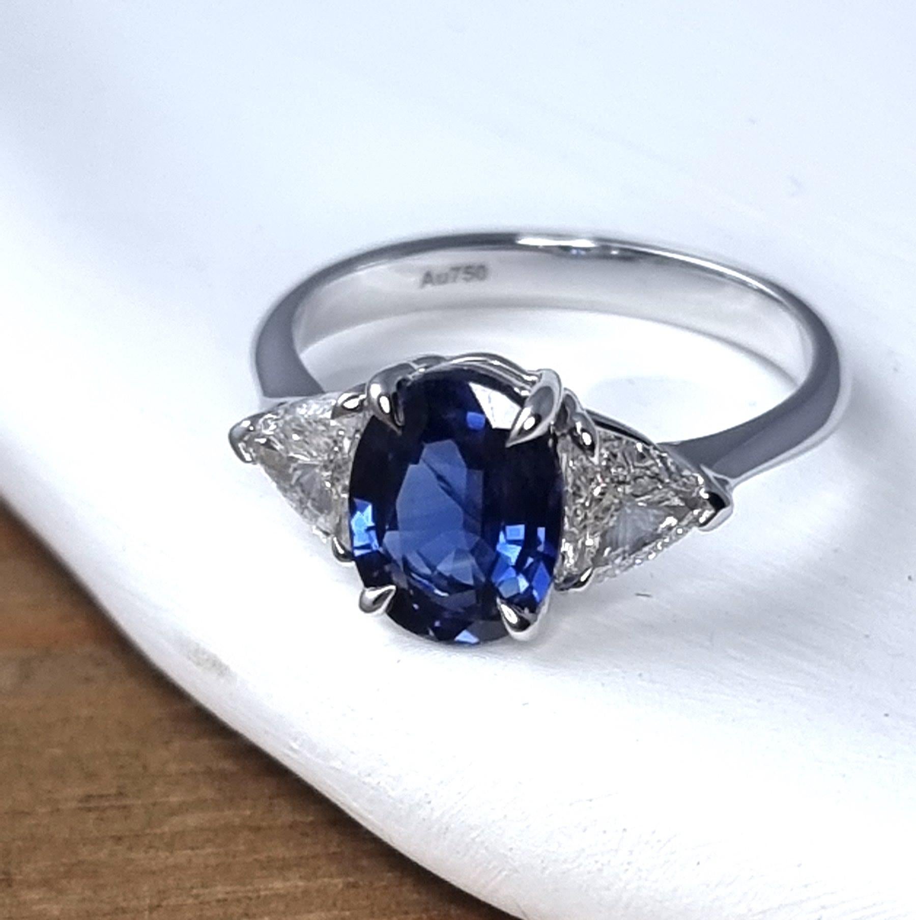 White Gold Trillion Diamonds and Sapphire Trilogy Ring For Sale 3