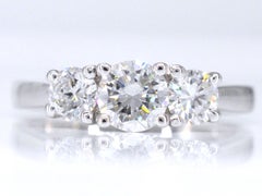 Bague Trinity en or blanc avec diamants taille brillant