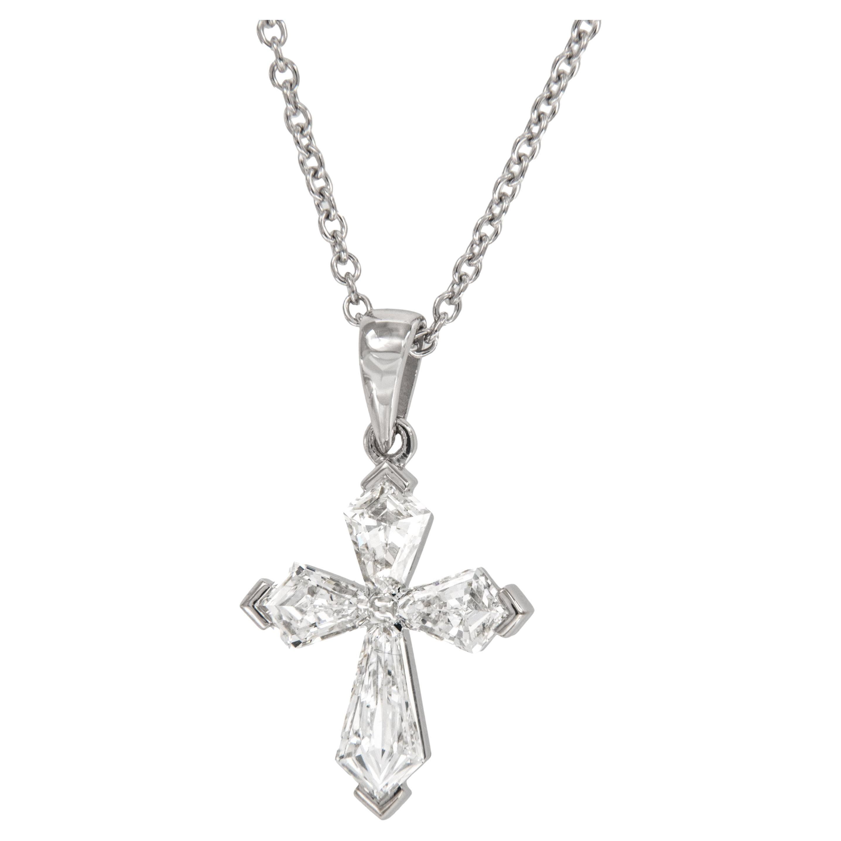 White Gold Unique 0.75 Cttw Kite Shape Diamond Cross Necklace