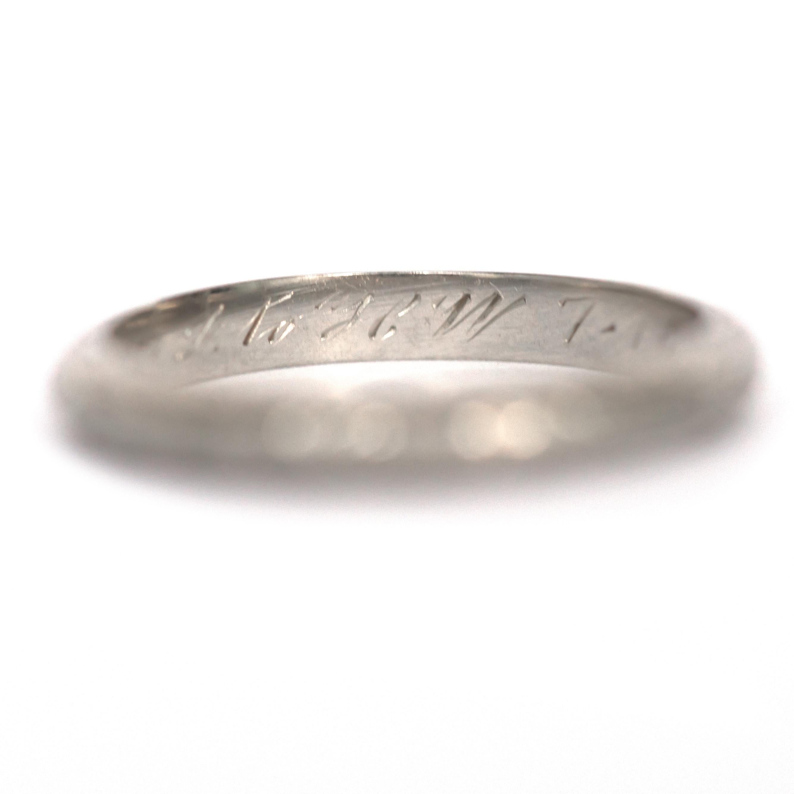 White Gold Wedding Band In Good Condition For Sale In Atlanta, GA