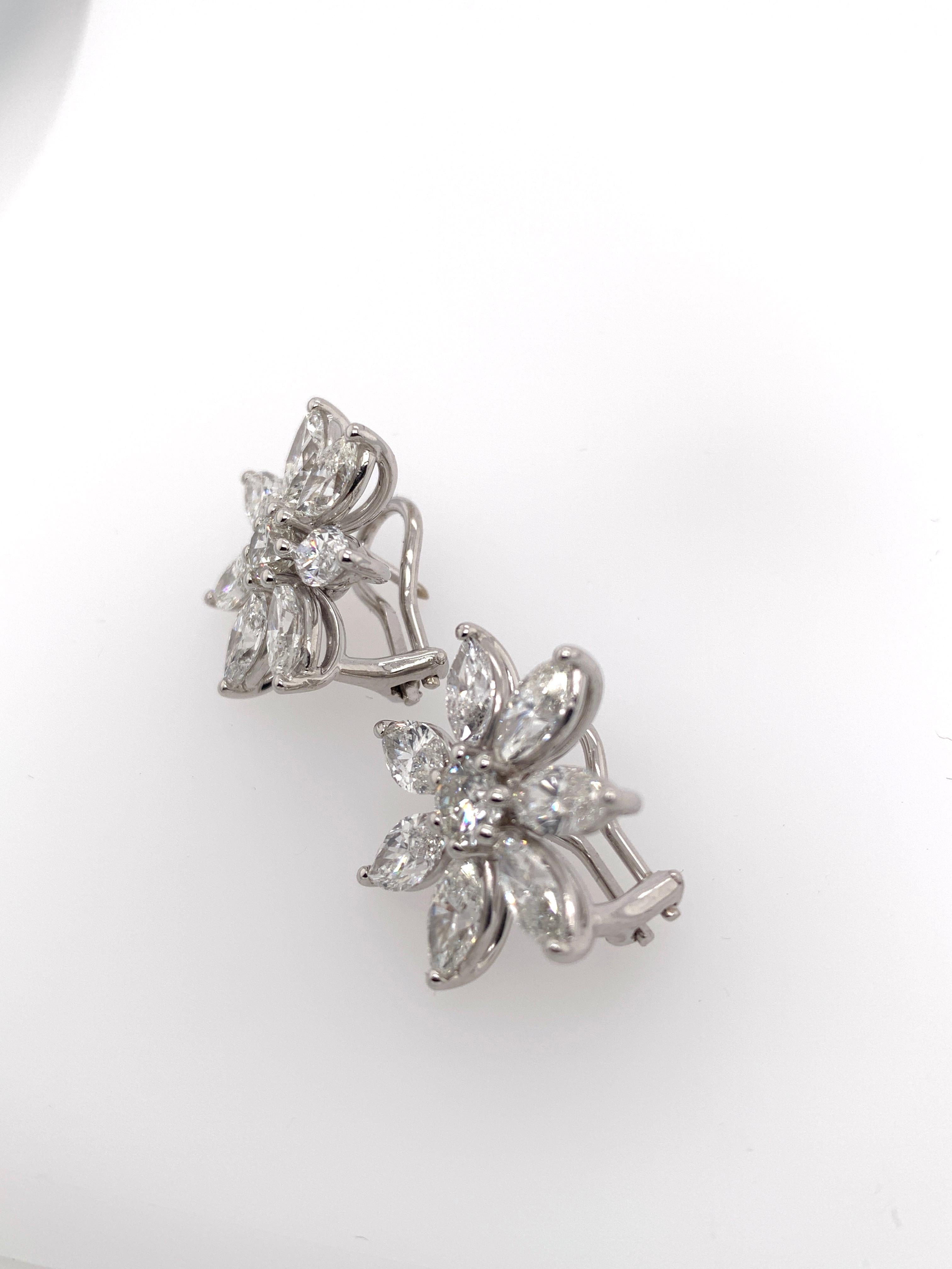 The Floral Earrings
White Diamonds set on White Gold.
Crafted to order. Please allow up to 3 weeks for delivery.