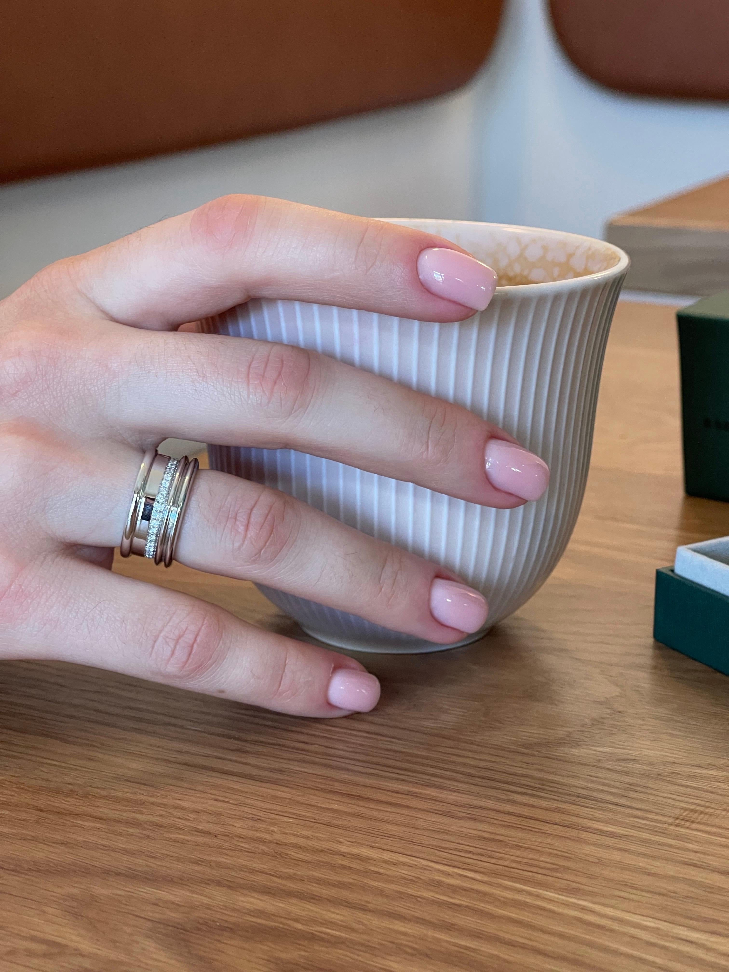 Collectional - Bague Regina en or blanc.

Bienvenue à la maison Ksenia Mirella, où nous nous consacrons à la création de pièces de joaillerie percutantes. Voici Regina, une remarquable bague d'affirmation de notre collection emblématique Queen.