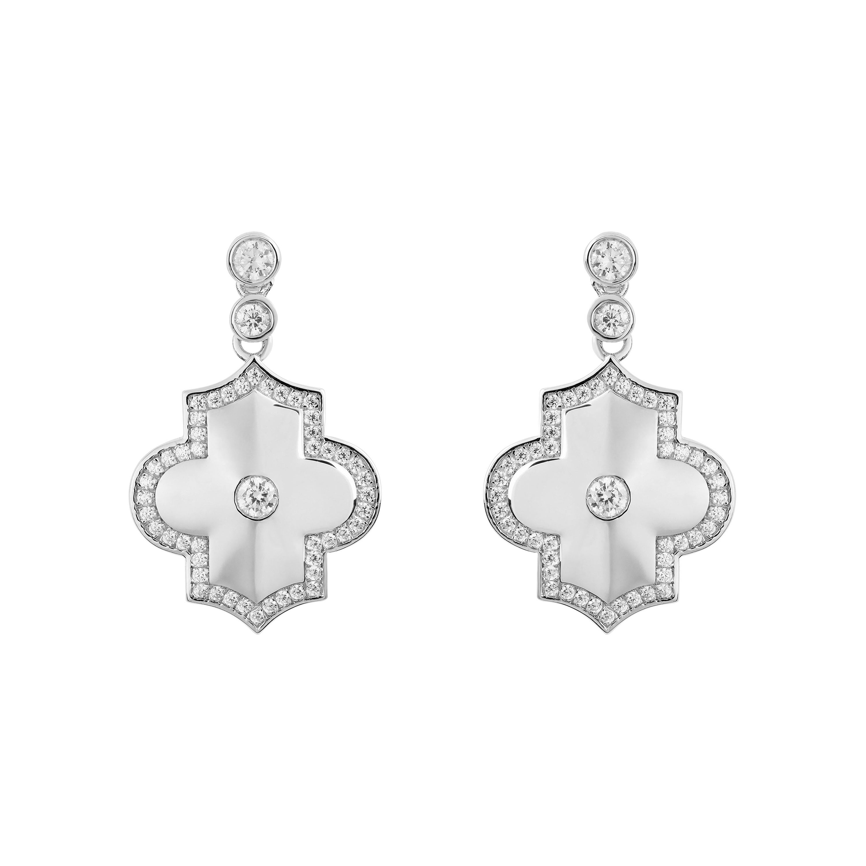 Orecchini a goccia in oro bianco con motivo di diamanti bianchi in vendita