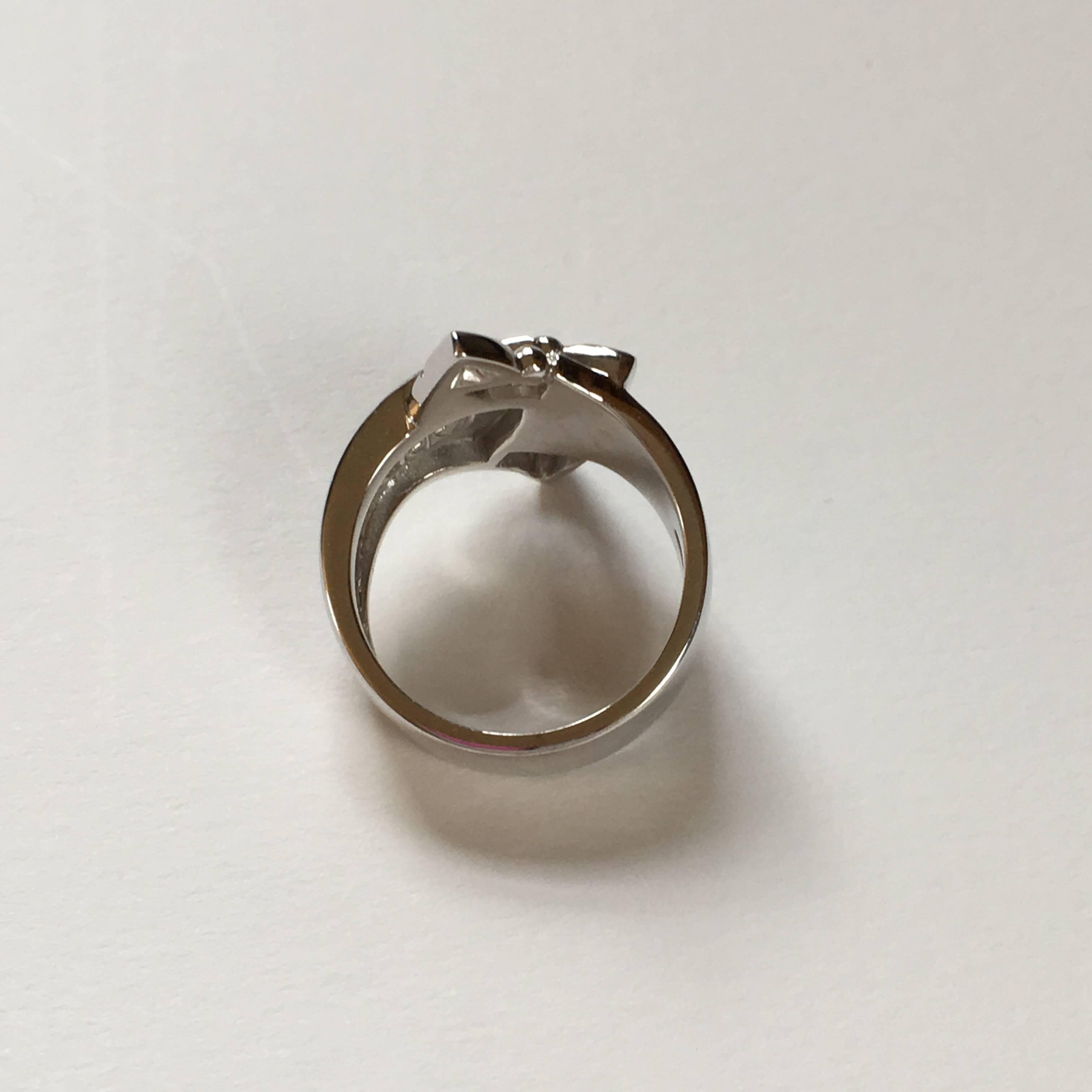 Women's 18 Karat White Gold White Diamond Cocktail Ring For Sale