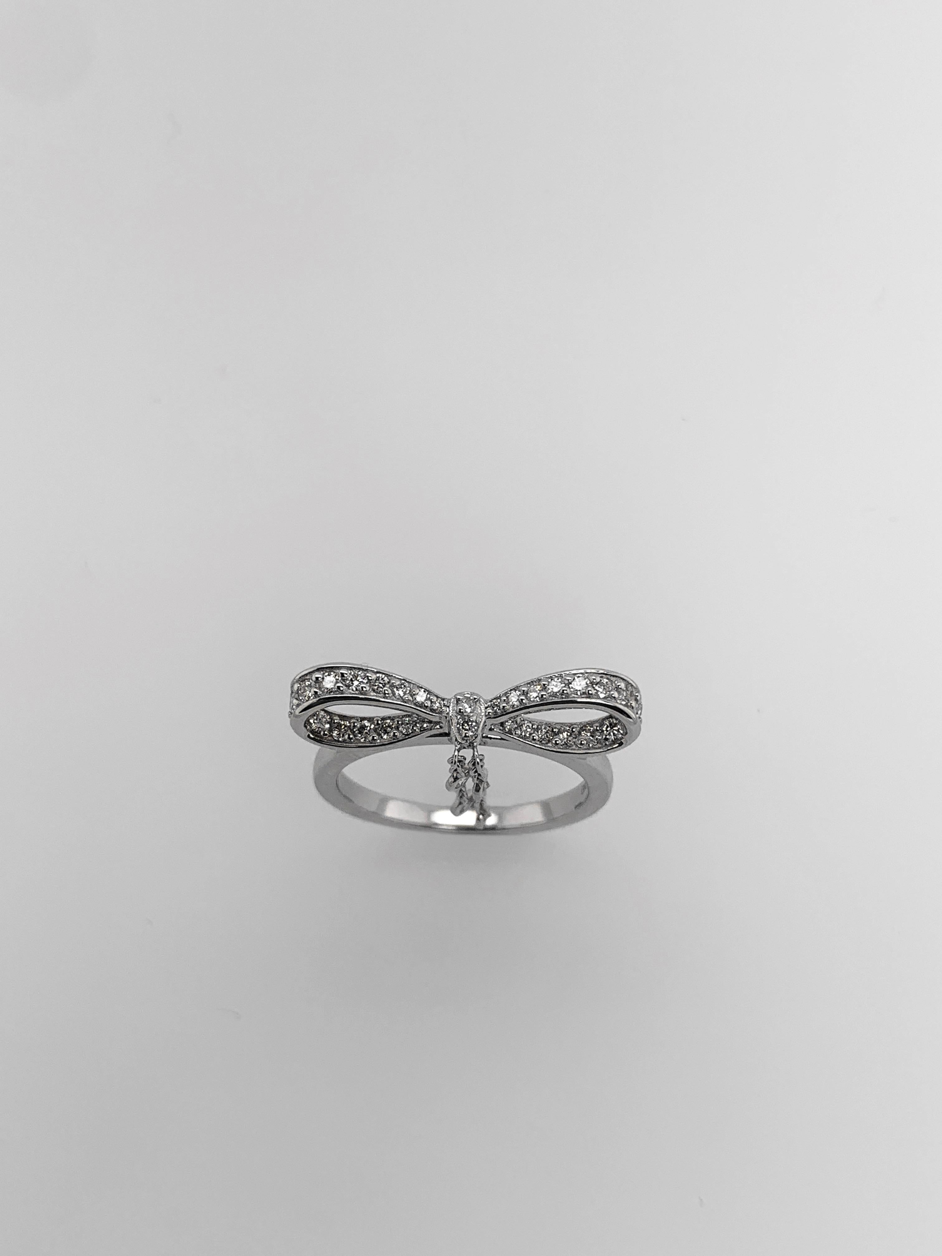 White Gold White Diamond Ring, Ribbon Ring In New Condition For Sale In Beverly Hills, CA