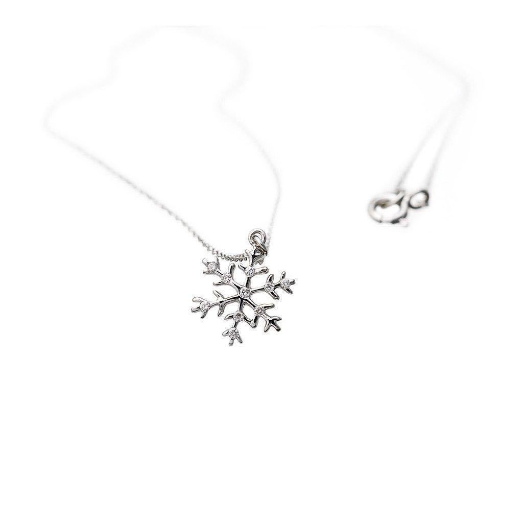 Weißgold Weiße Diamanten Weihnachtsstern-Anhänger mit Halskette im Angebot 1