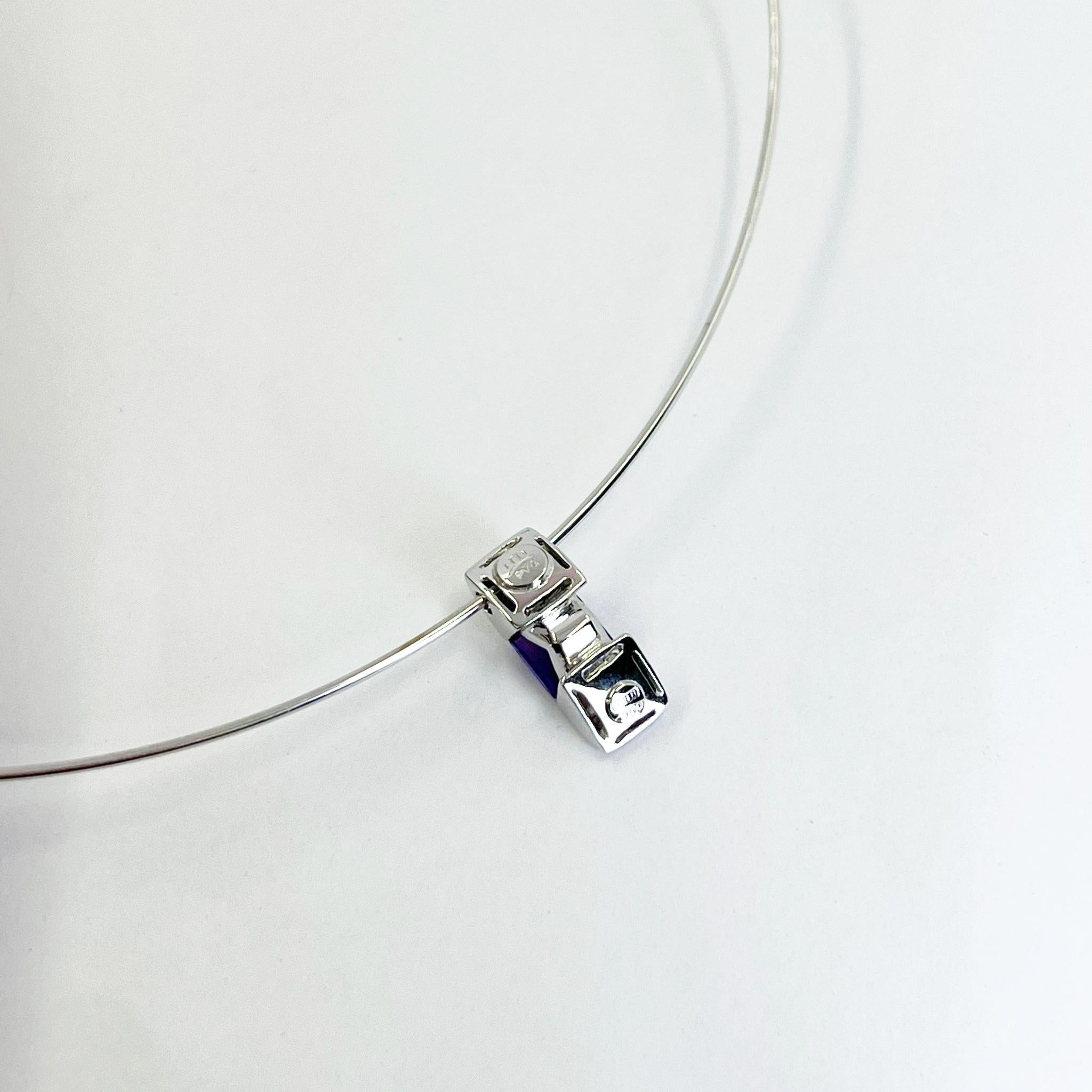 Taille princesse Collier collier en or blanc avec pendentif en améthyste en vente