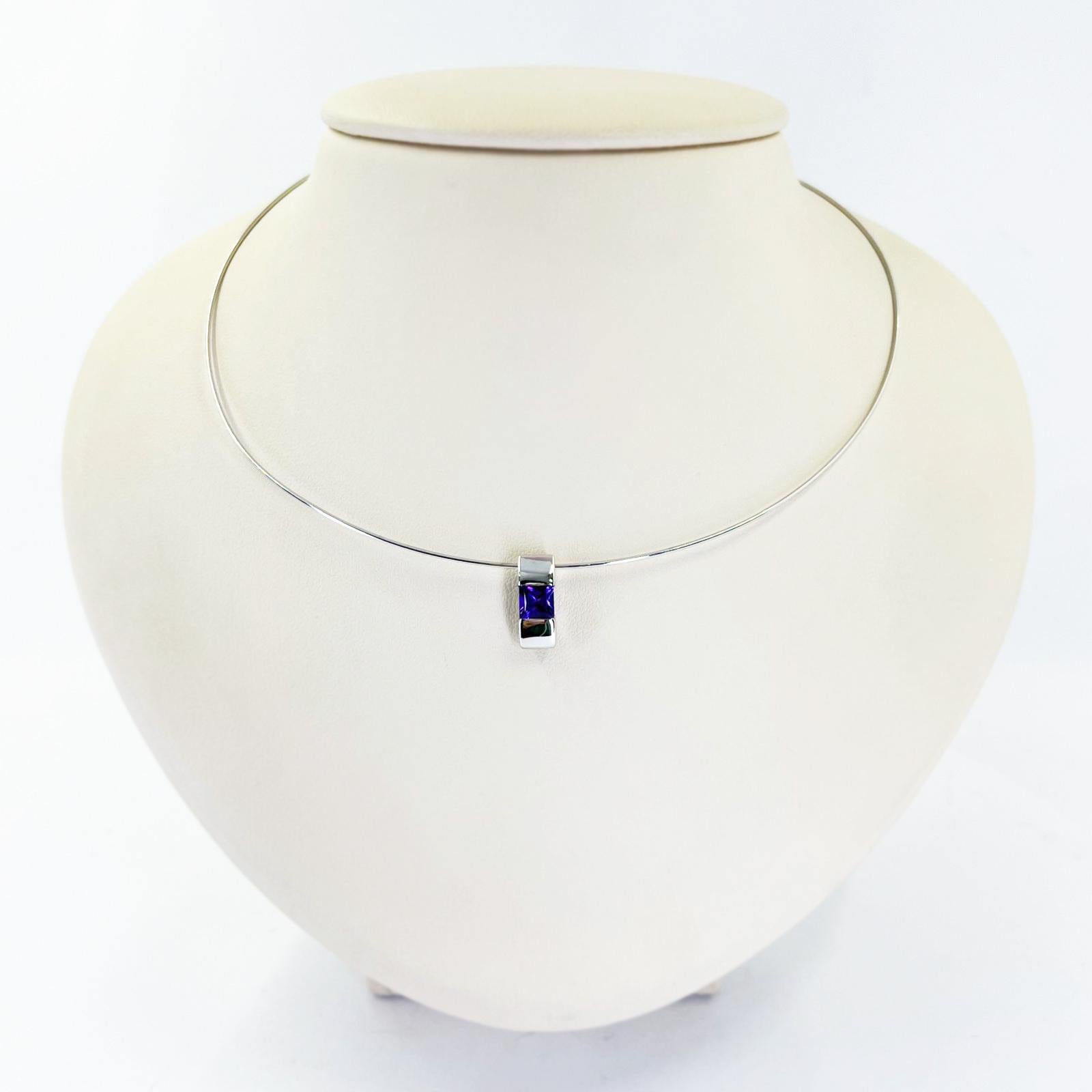 Collier collier en or blanc avec pendentif en améthyste Pour femmes en vente
