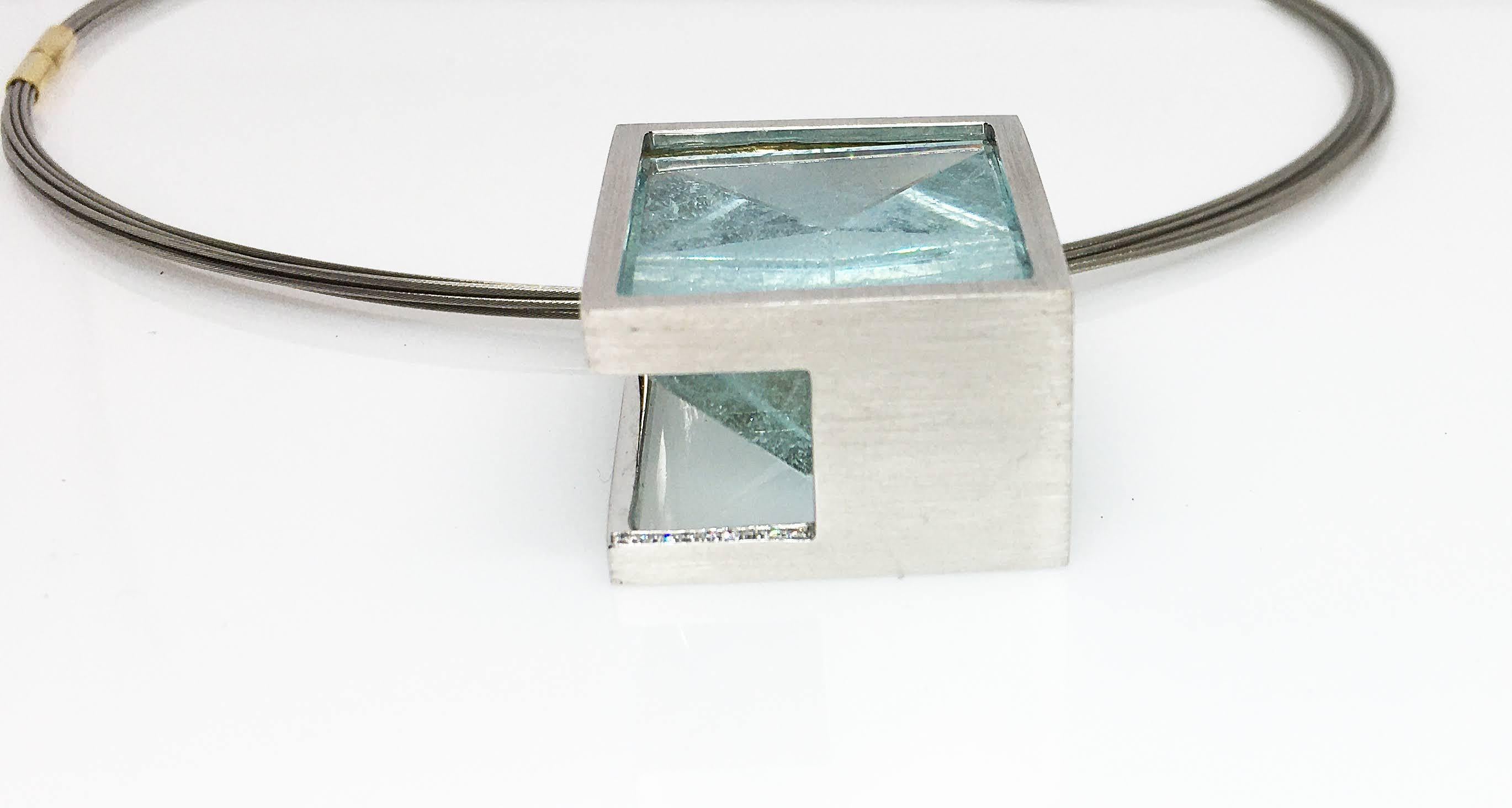 White Gold with Diamond Pave' Mirror Cut Aquamarine Pendant In New Condition For Sale In los angeles, CA