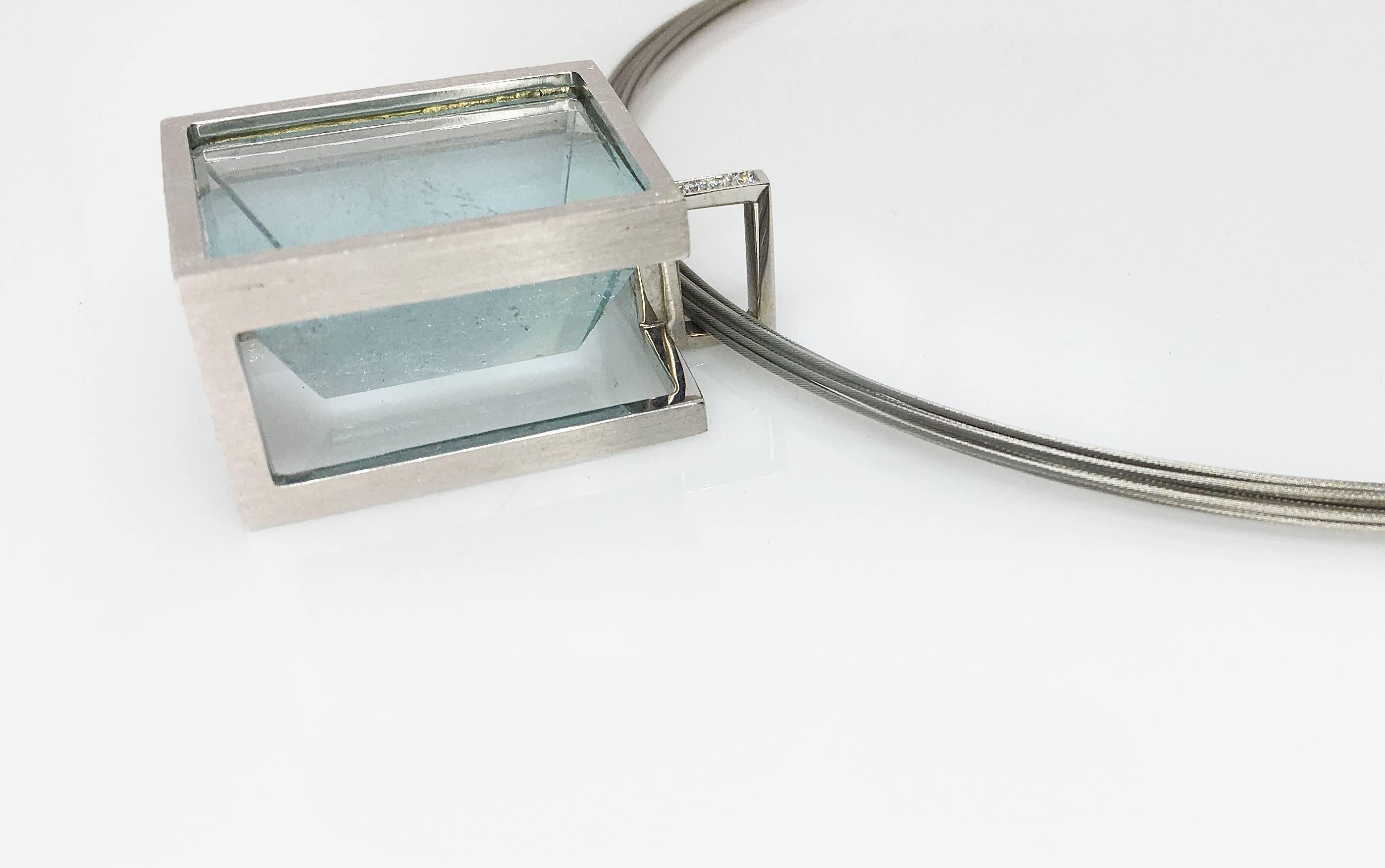 White Gold with Diamond Pave' Mirror Cut Aquamarine Pendant For Sale 1