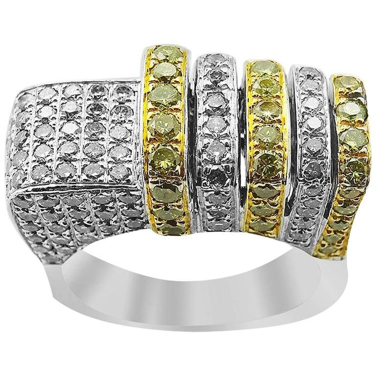 Round Cut White Gold with Fancy Yellow Brilliant Cut 2.01 ct Diamonds Ring For Sale