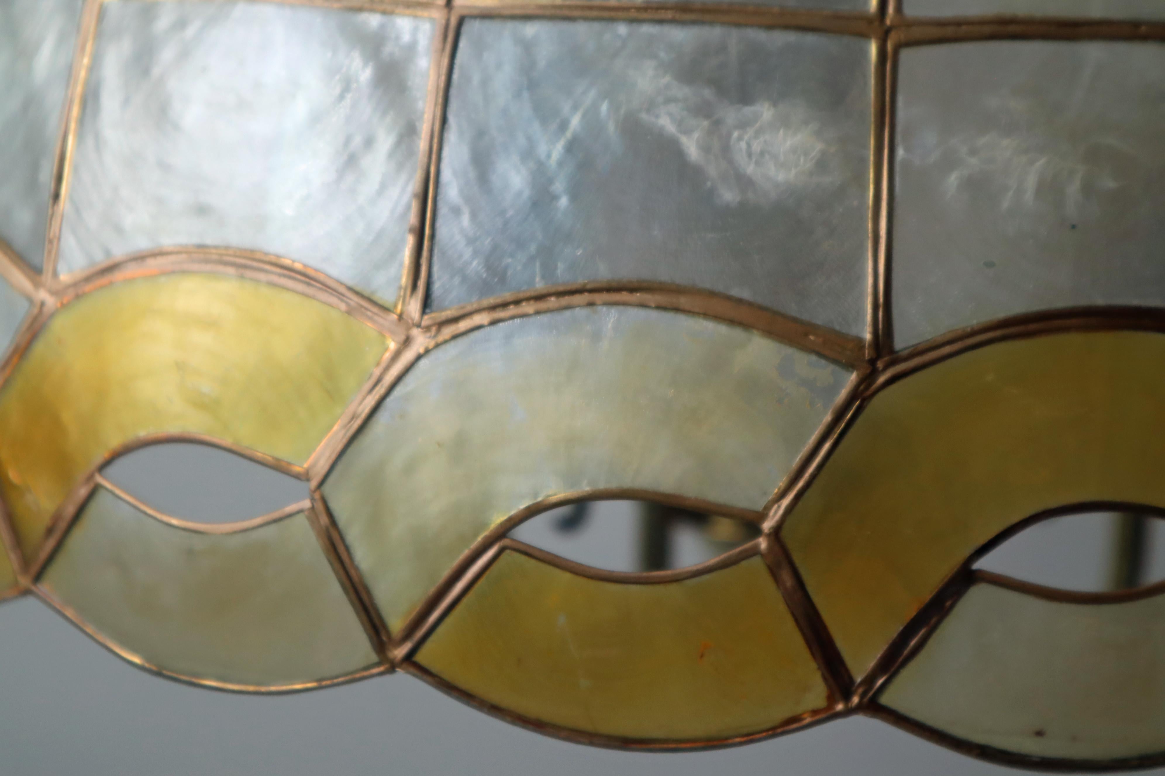 Lampada con conchiglia Capiz dorata bianca dal design ornamentale 1970 in vendita 6