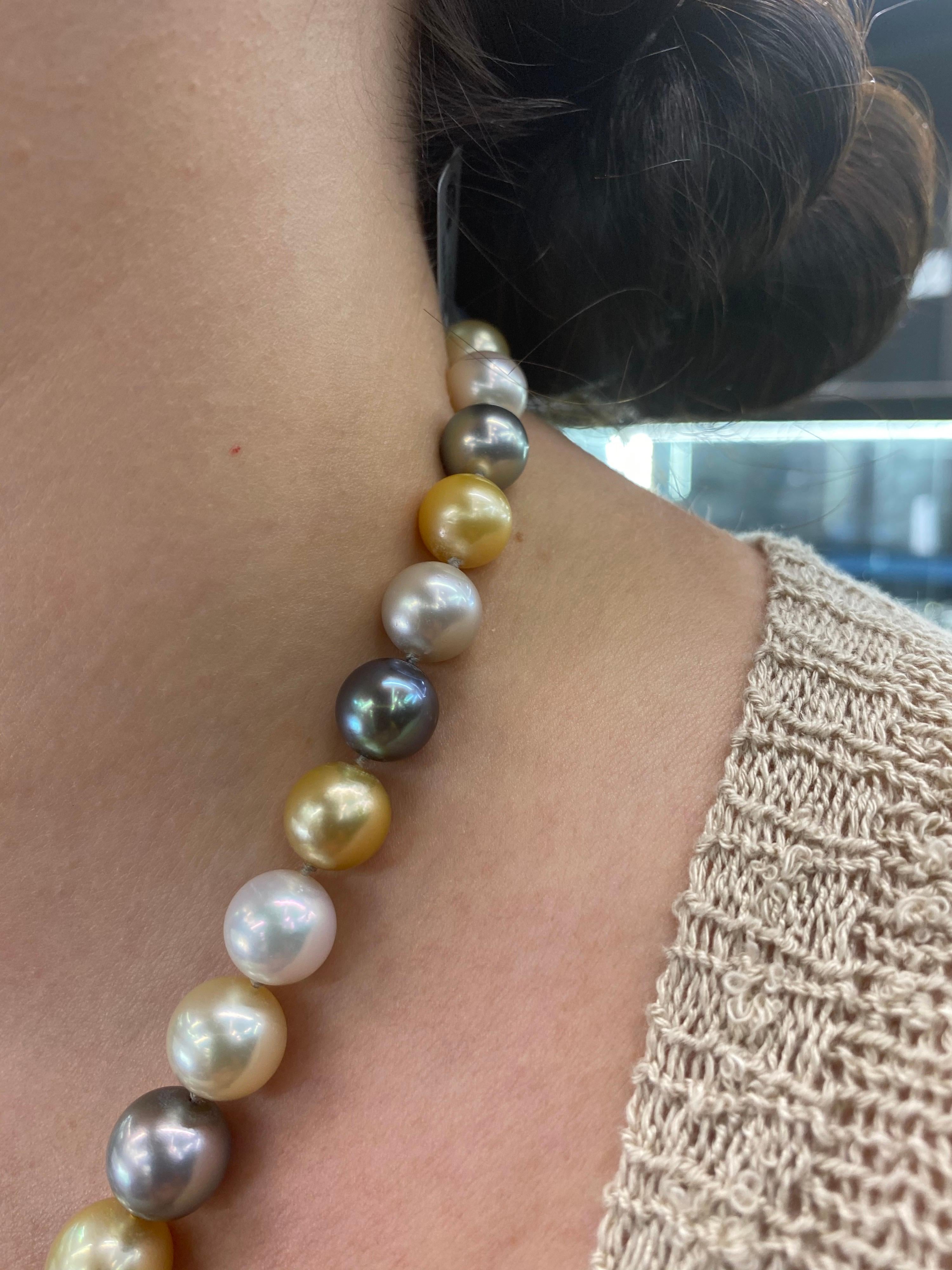 Weiße und goldene Südsee-Tahiti-Strang-Perlenkette aus 14 Karat Gold 8