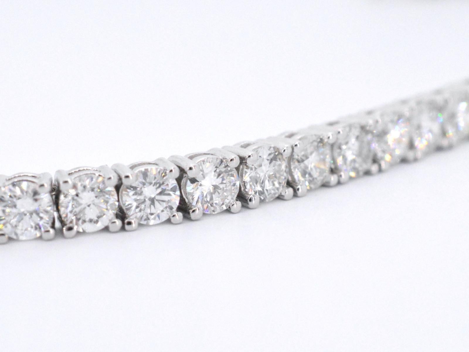 Bracciale Tennis in oro bianco con diamanti da 9,00 carati in vendita 4