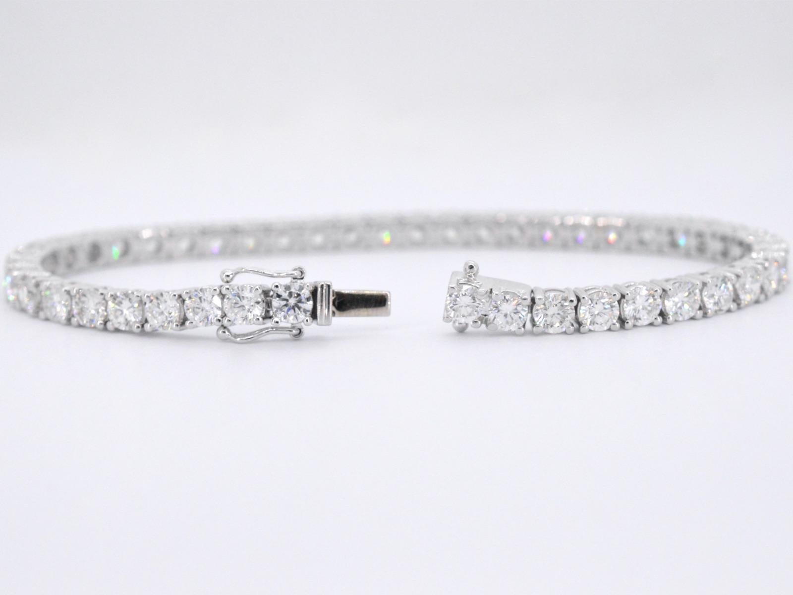 Taglio brillante Bracciale Tennis in oro bianco con diamanti da 9,00 carati in vendita