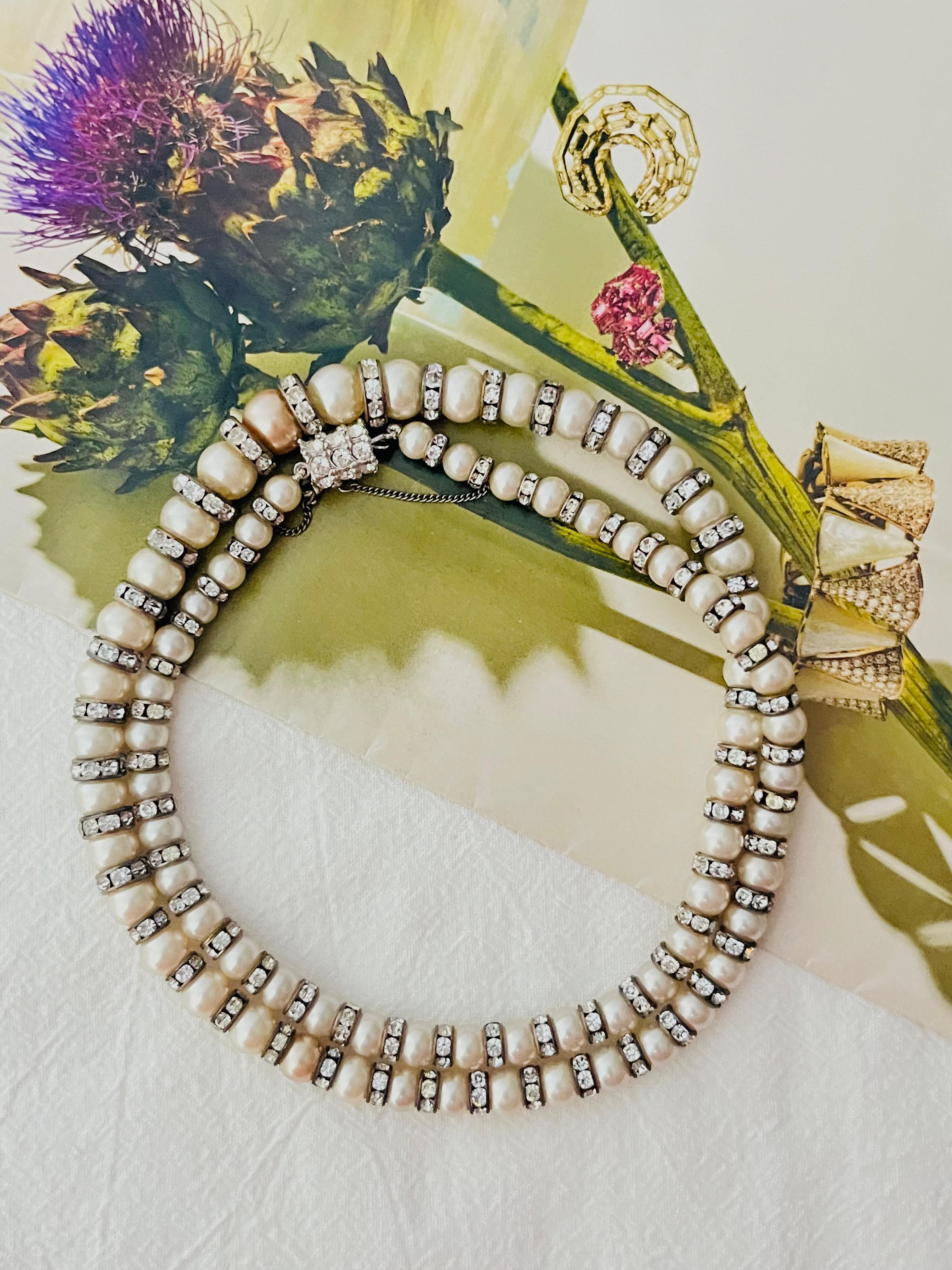 White Graduated Spherical Beads Pearls Shining Crystals Long Strands Necklace In Excellent Condition For Sale In Wokingham, England