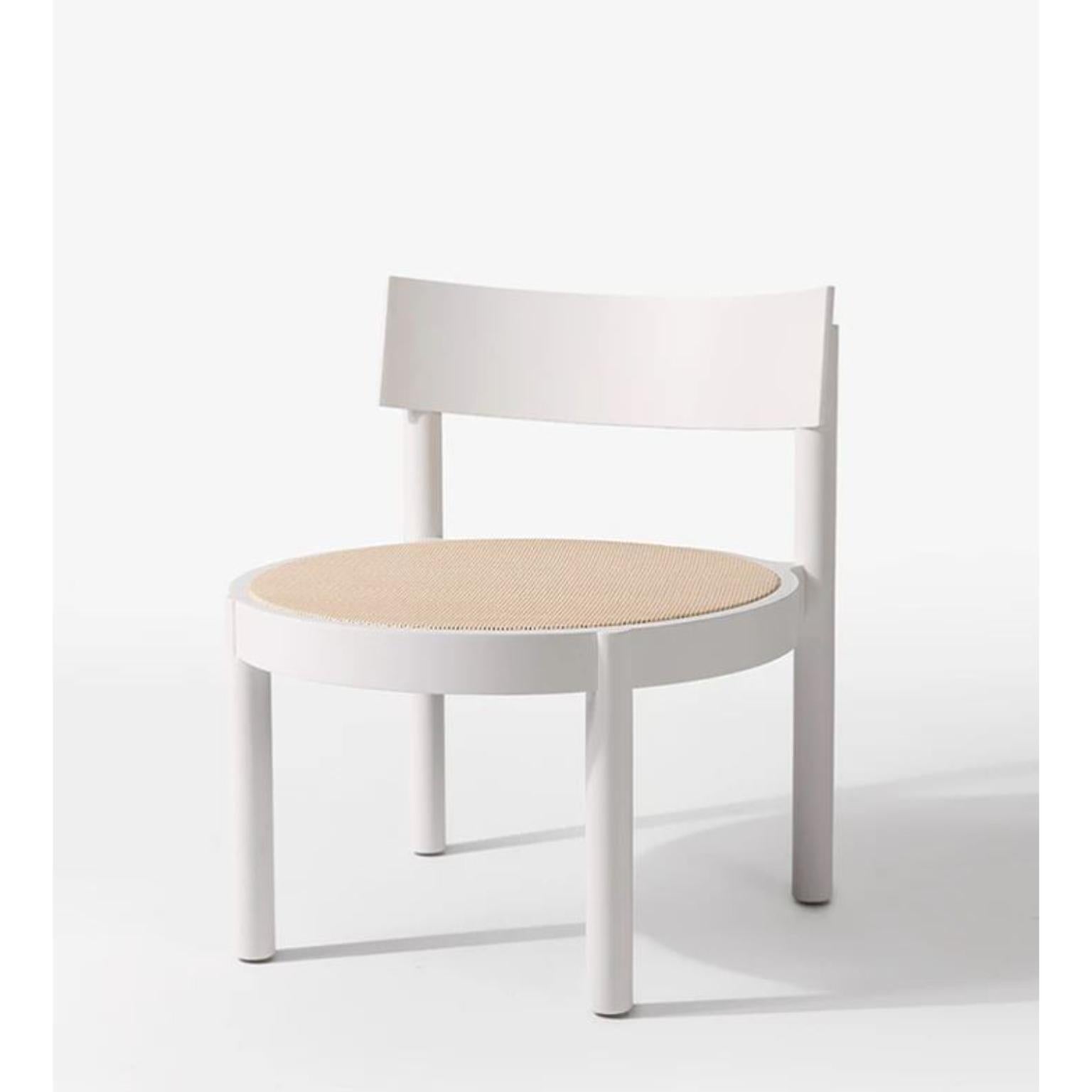 White Gravatá Lounge Chair by Wentz
Dimensions: D 64 x W 60 x H 67 cm
Materials: Tauari Wood, Cane/Upholstery.
Weight: 6,6kg / 14,5 lbs

The Gravatá series synthesizes our vision regarding the functional and visual simplicity of furniture. Through