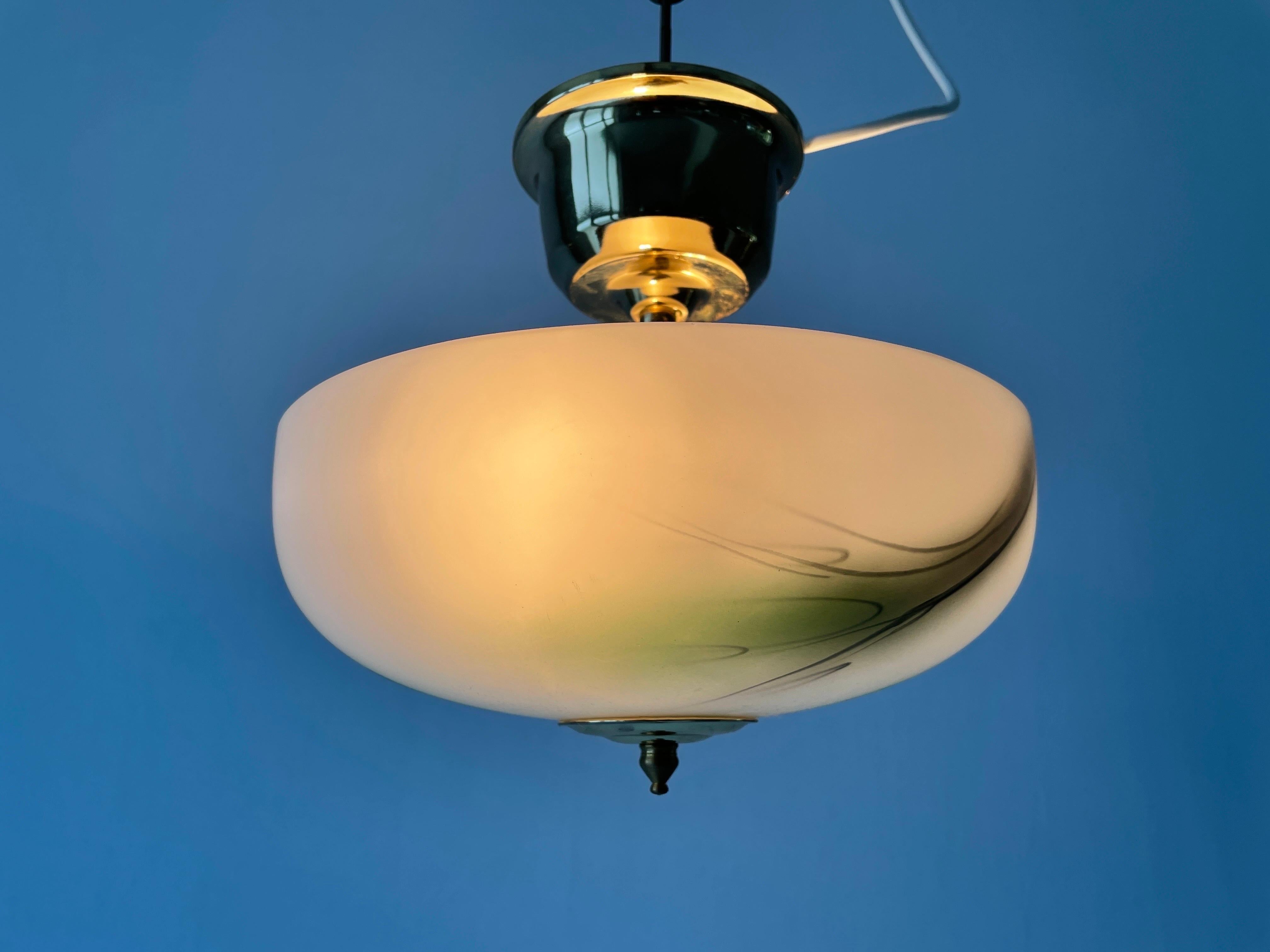 Laiton Lights en forme de dôme en verre blanc et vert, années 1950, Suède en vente