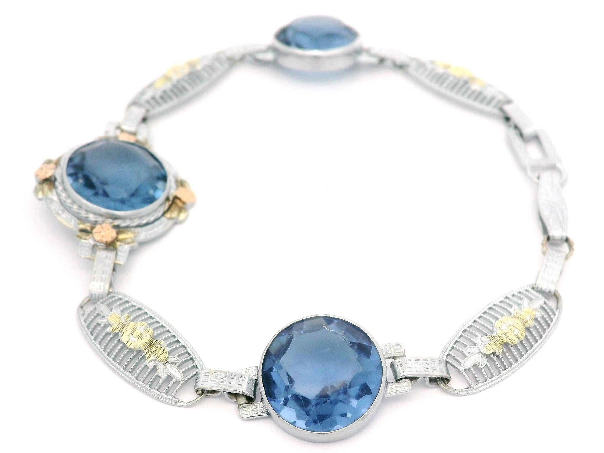 De las mujeres Pulsera de eslabones con diseño de flor de filigrana de piedra azul redonda en oro blanco, verde y rosa en venta