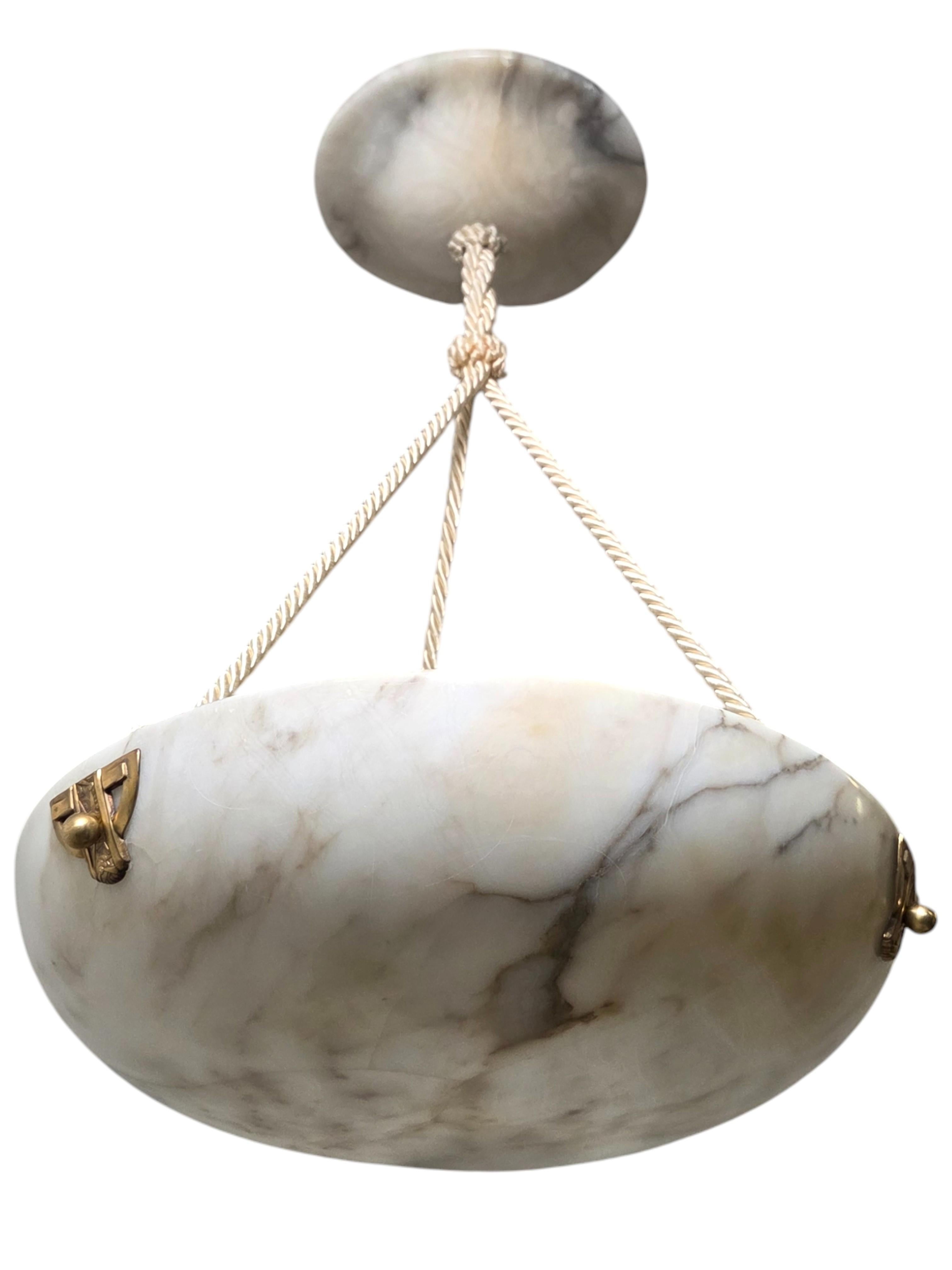 White + grey alabaster coupe w/ original alabaster canopy and decorative mounts In Good Condition For Sale In New York City, NY