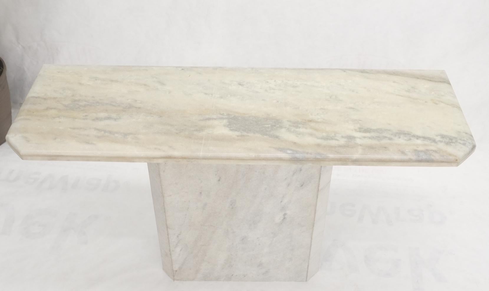 pedestal entry table