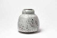 Vase en céramique émaillée blanc/gris de Gisèle Buthod-Garçon, vers 1980-1990