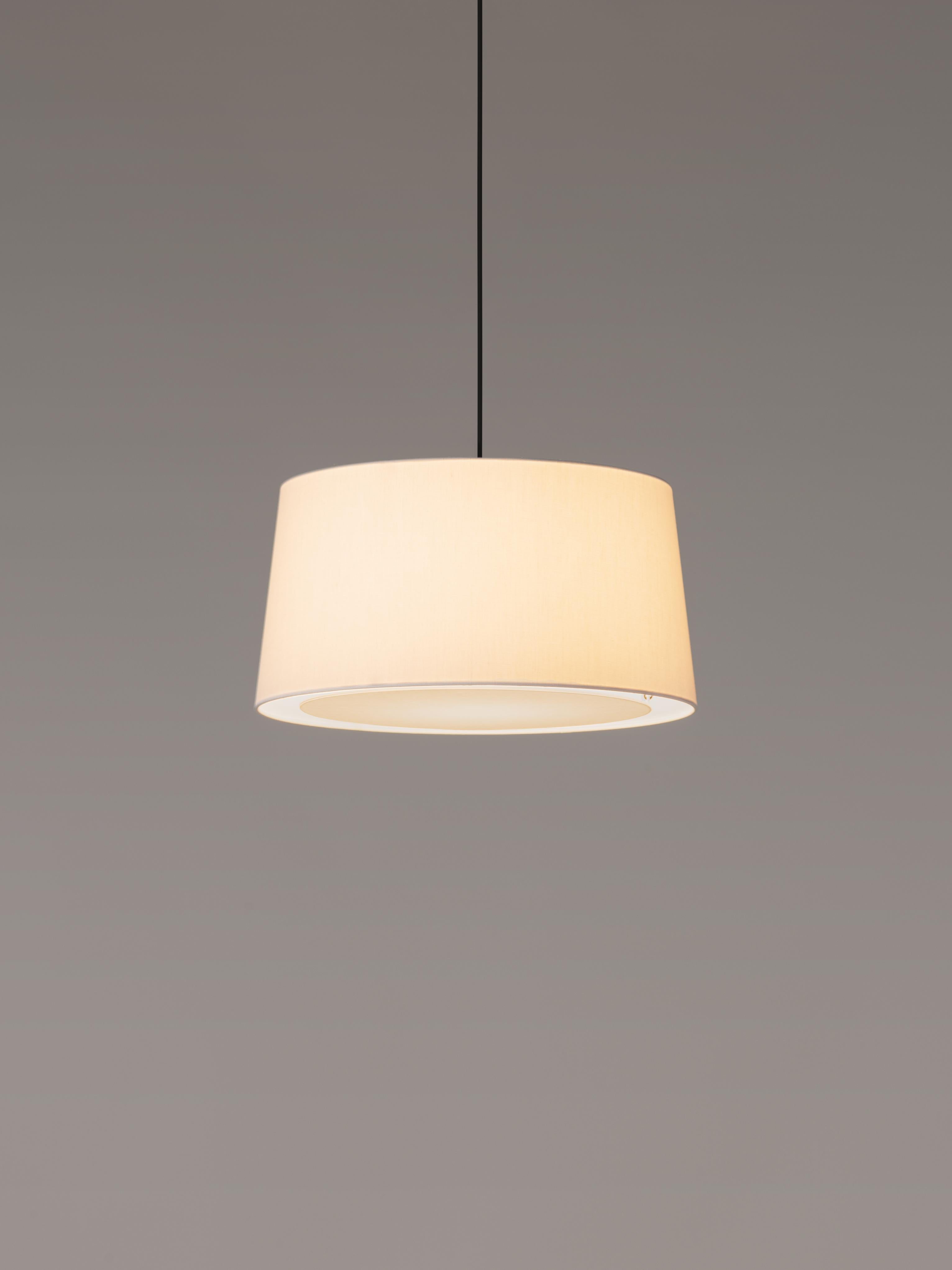 Modern White GT6 Pendant Lamp by Santa & Cole For Sale