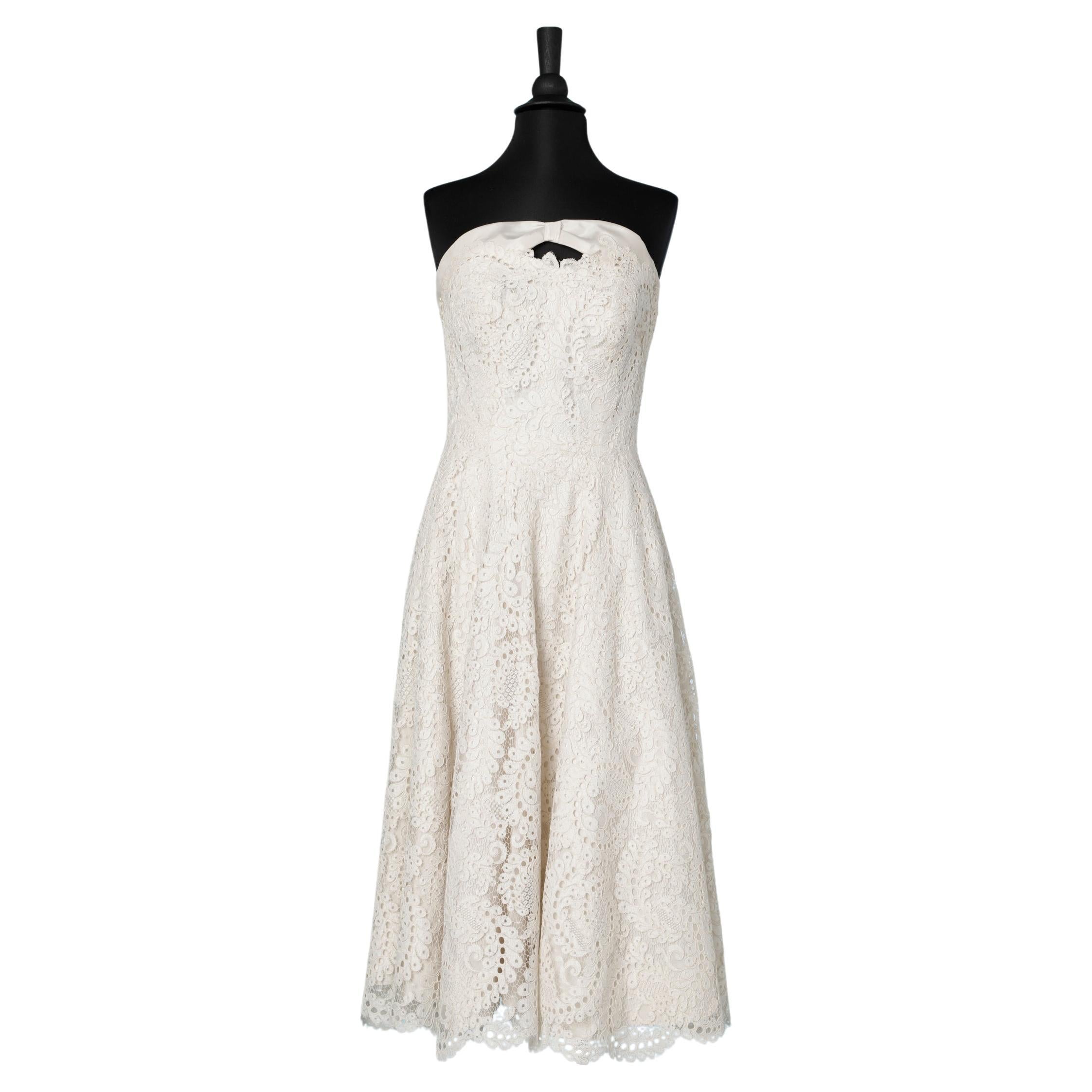 White guipure bustier wedding dress Pierre Balmain Haute-Couture Circa 1950's For Sale
