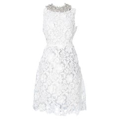 Robe guipure blanche sur doublure de soie et de tulle Valentino
