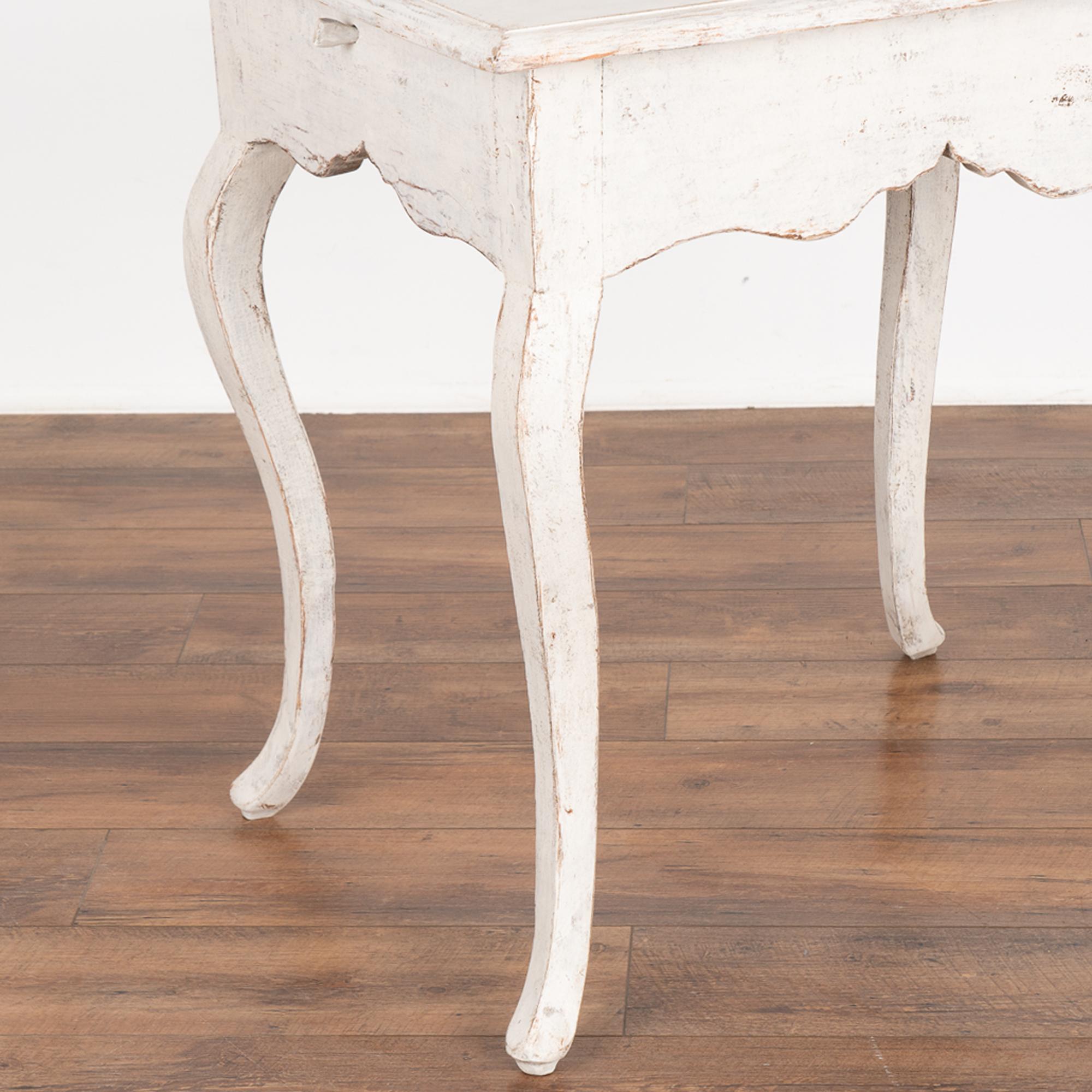 White Gustavian Side Table with Cabriolet Legs, Sweden circa 1800-20 In Good Condition For Sale In Round Top, TX