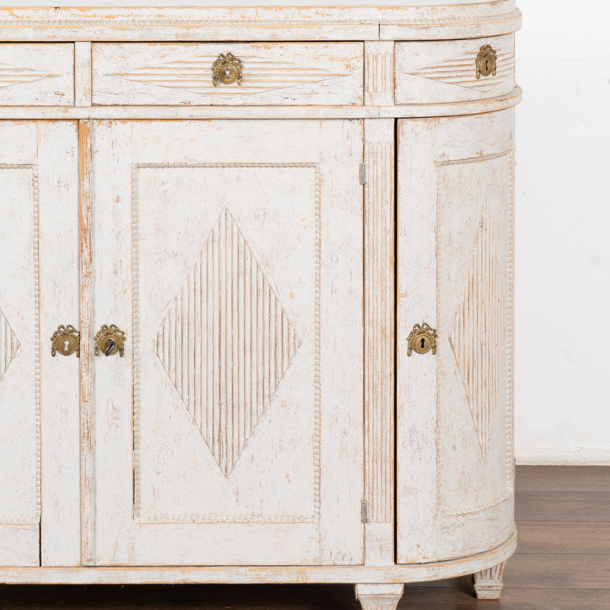 White Gustavian Sideboard Buffet with Curved Sides, Sweden circa 1820-40 6