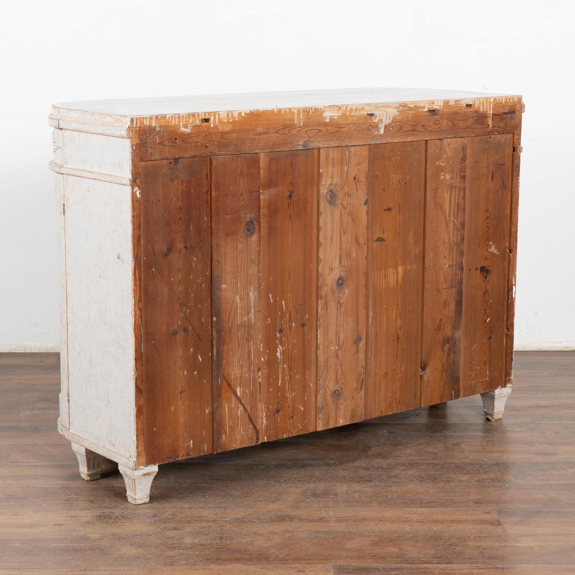 White Gustavian Sideboard Buffet with Curved Sides, Sweden circa 1820-40 7