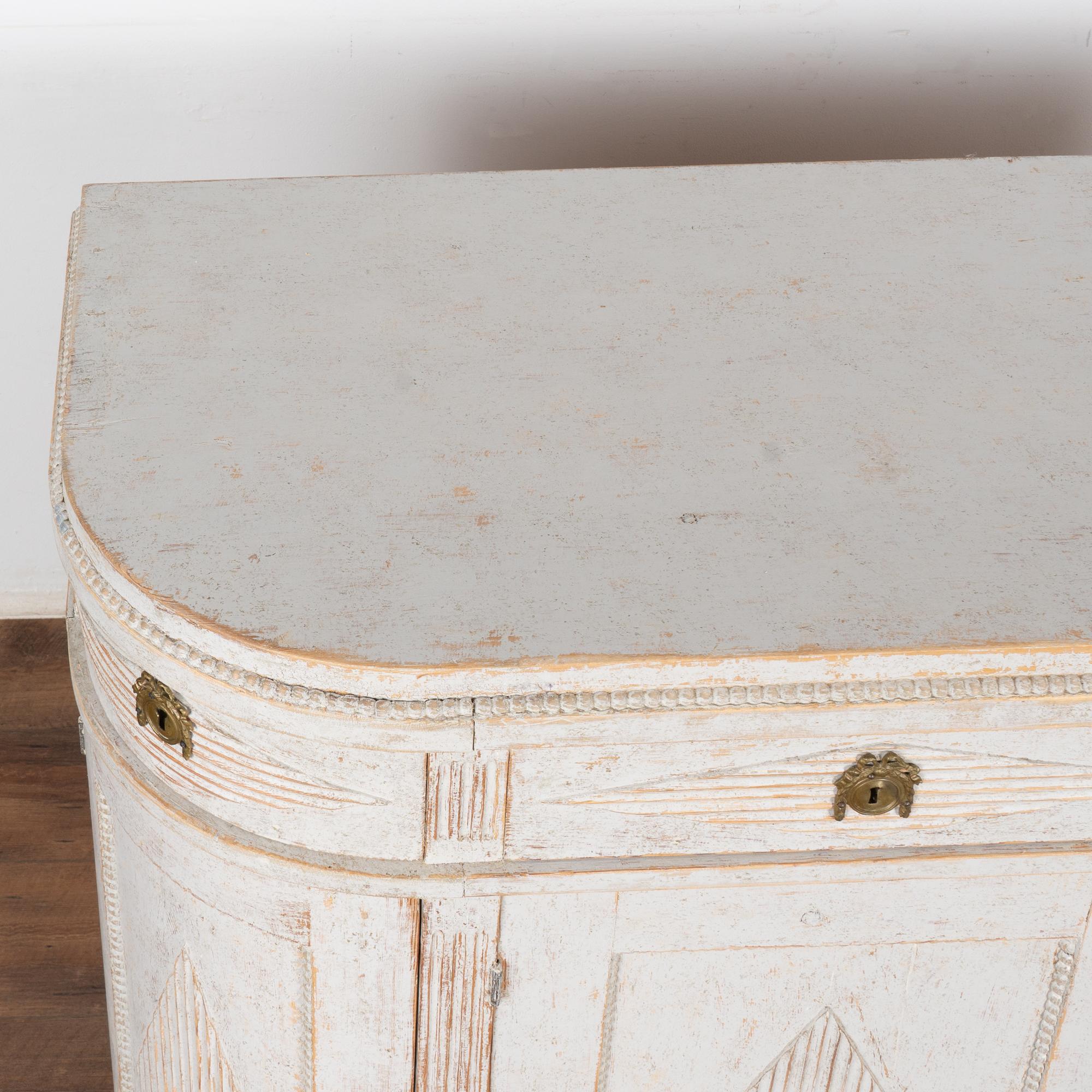 Pine White Gustavian Sideboard Buffet with Curved Sides, Sweden circa 1820-40