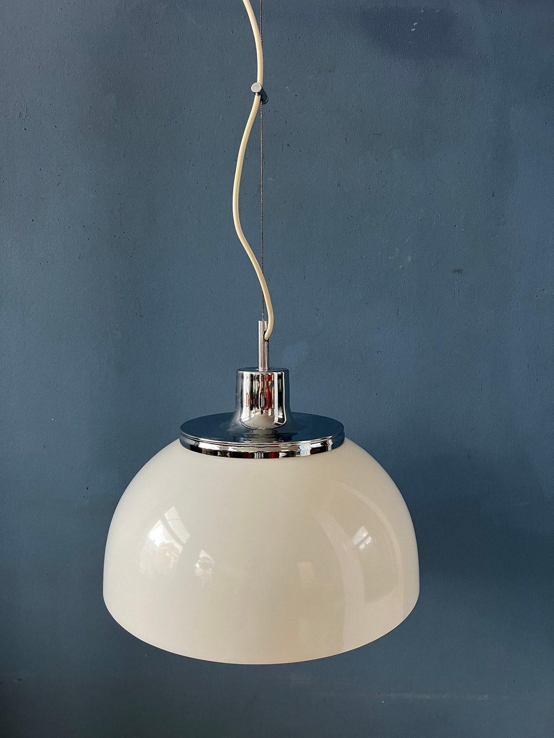 White Guzzini Faro Plexiglass Pendant Lamp, 1970s For Sale 1