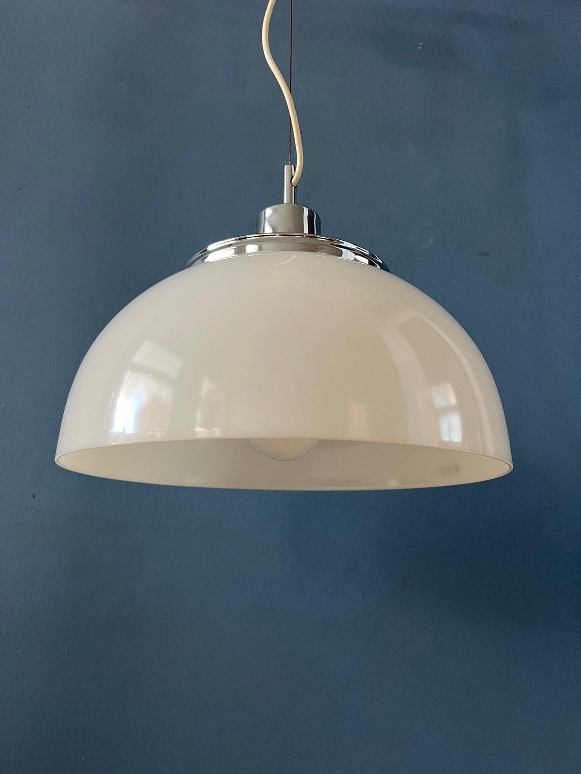 White Guzzini Faro Plexiglass Pendant Lamp, 1970s For Sale 3