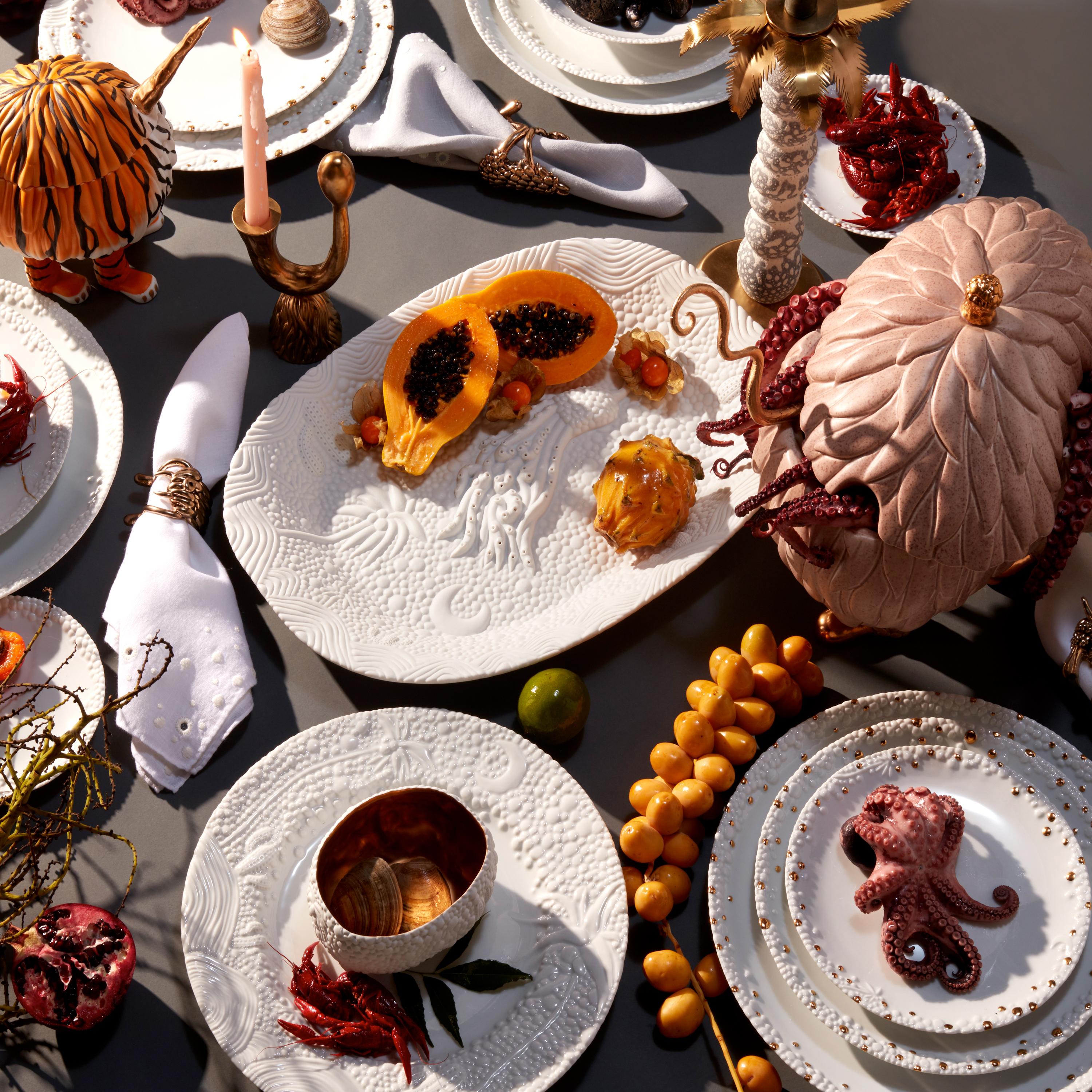 European White Haas Mojave Dinnerware Set For Sale