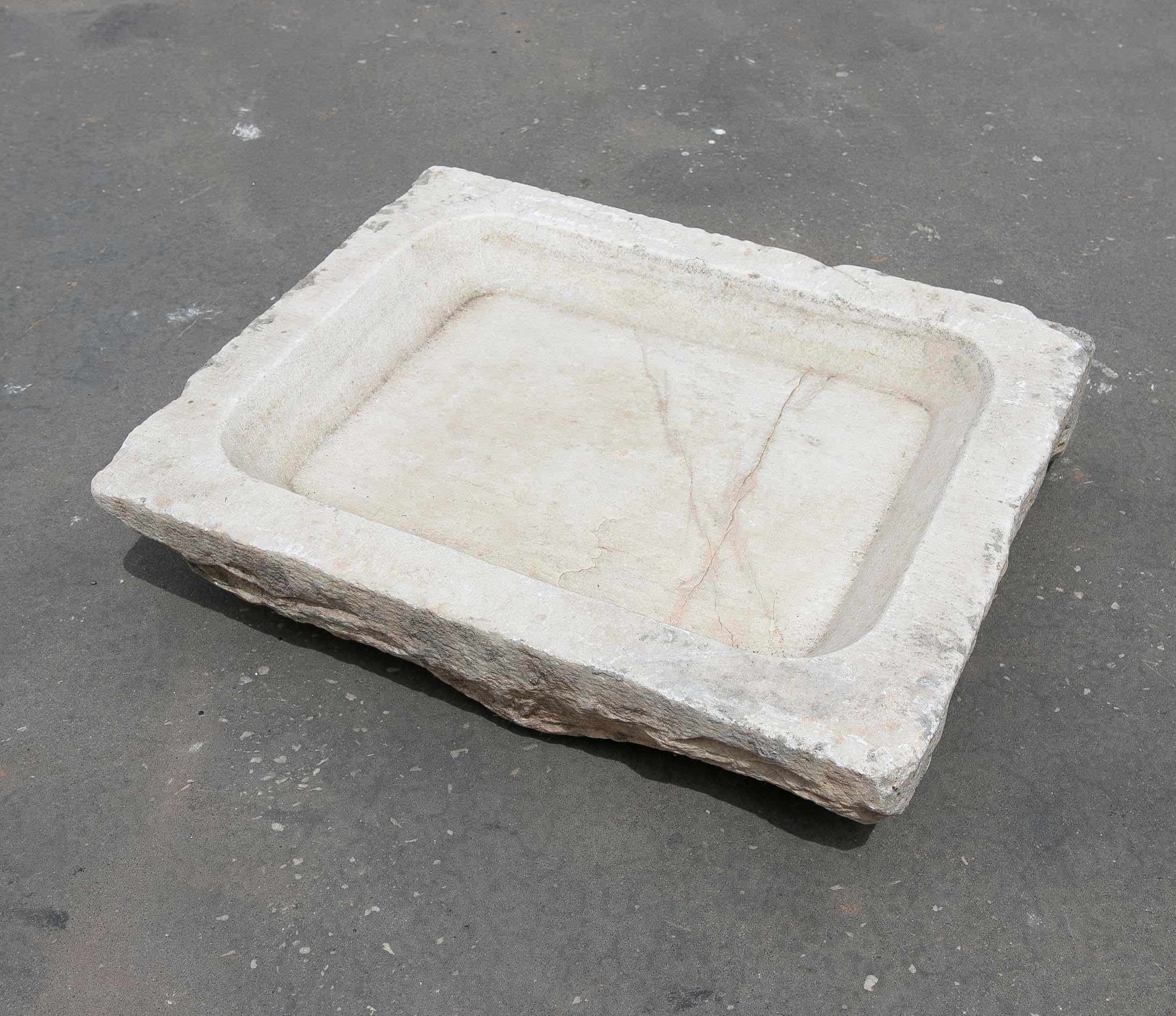 White Hand Carved Marble Washbasin with One Sink in a Single Block For Sale 4