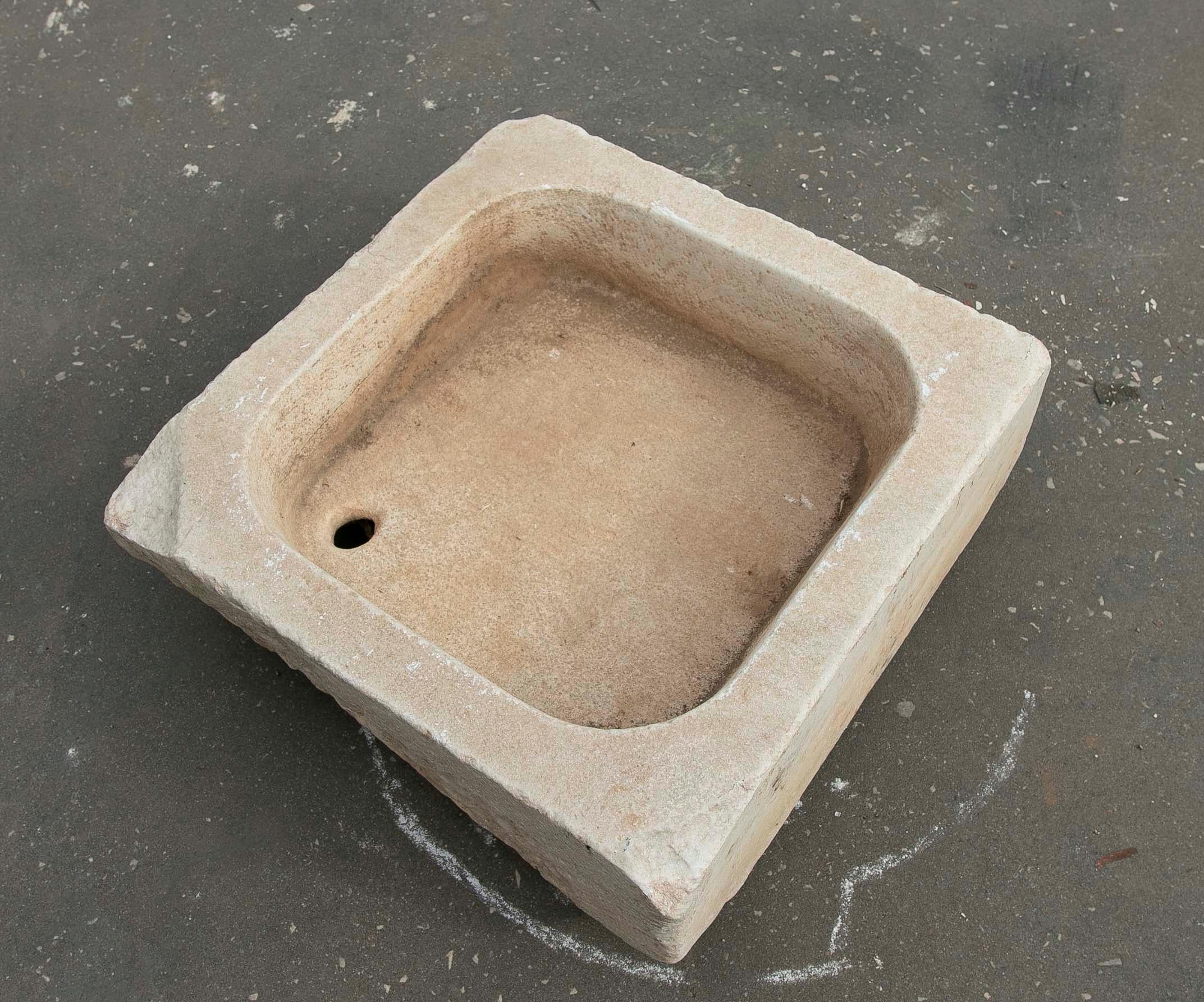White Hand-Carved Marble Washbasin with One Sink in a Single Block For Sale 8