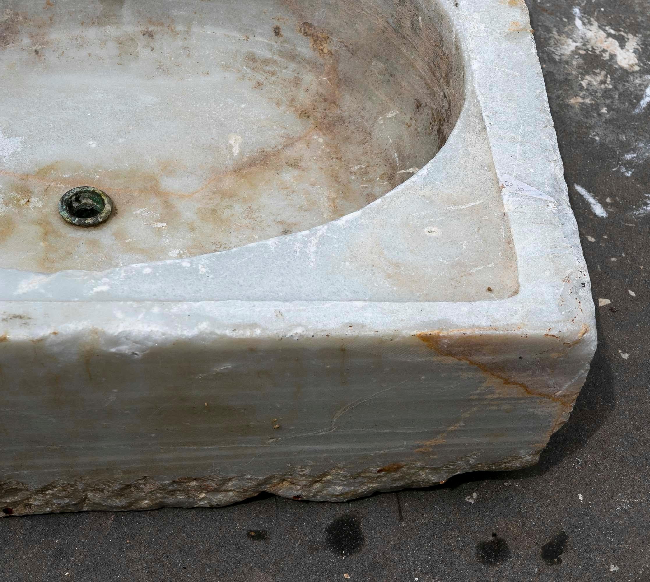 White Hand Carved Marble Washbasin with One Sink in a Single Block For Sale 7