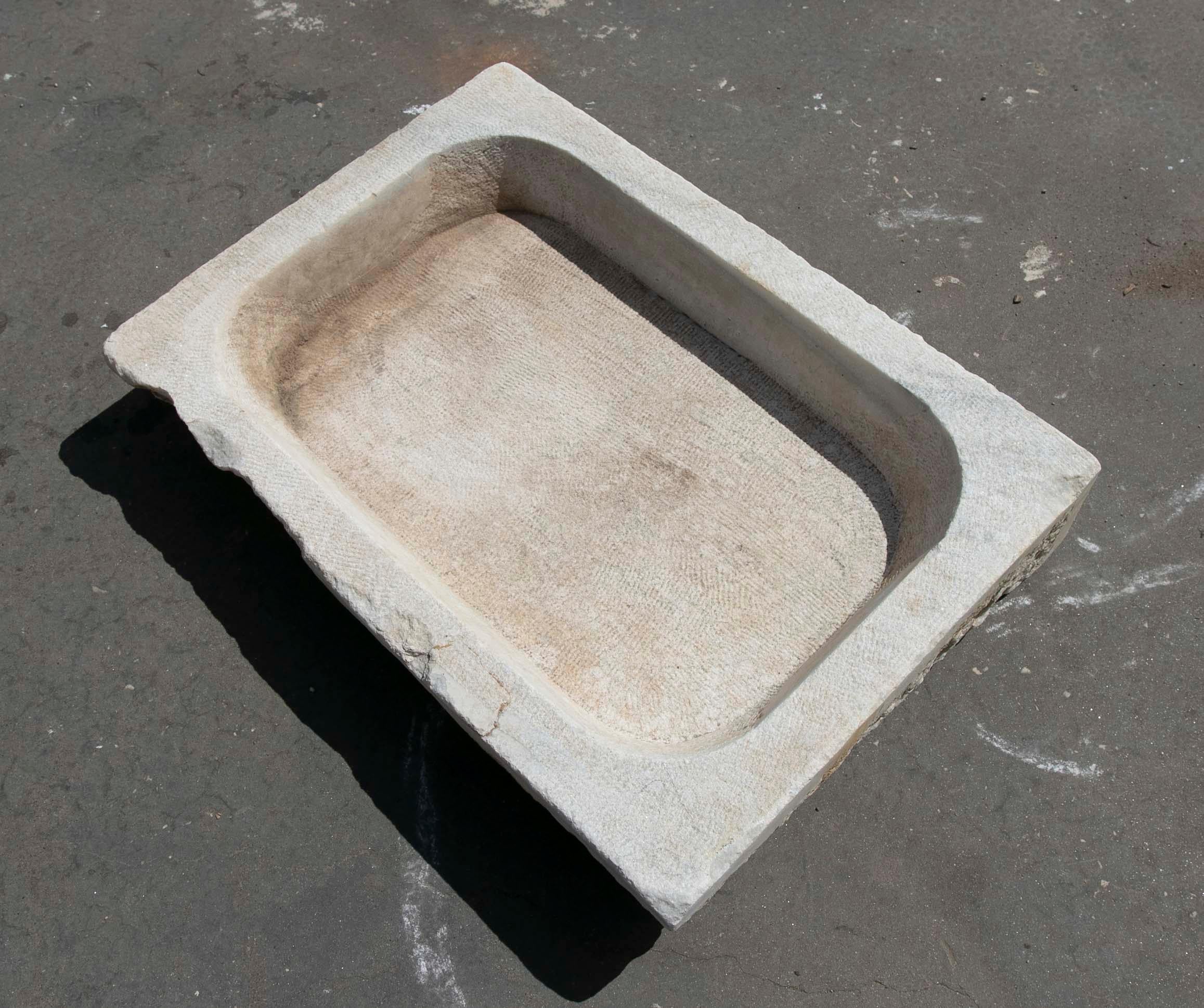 White Hand Carved Marble Washbasin with One Sink in a Single Block For Sale 8