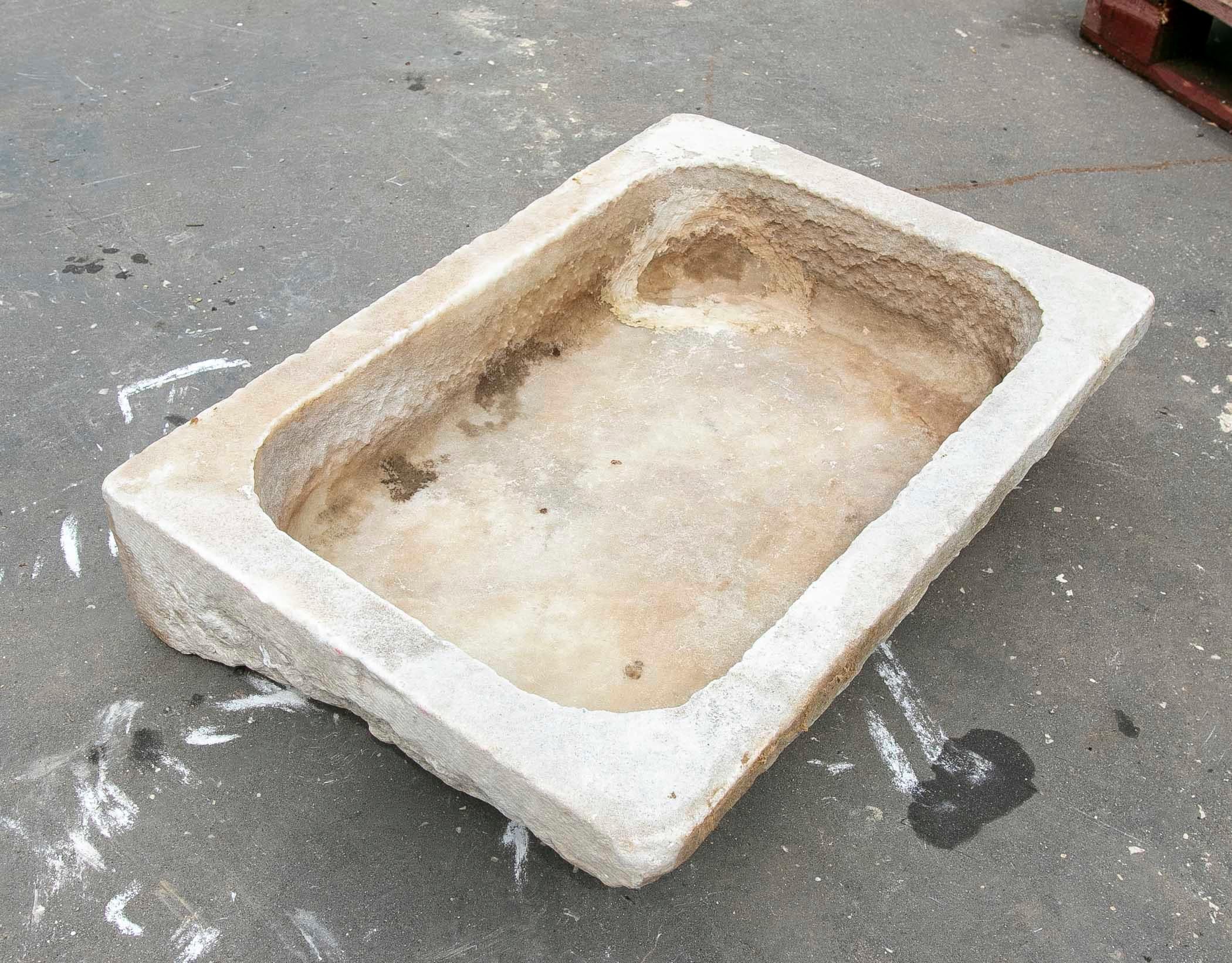 White Hand Carved Marble Washbasin with One Sink in a Single Block For Sale 9