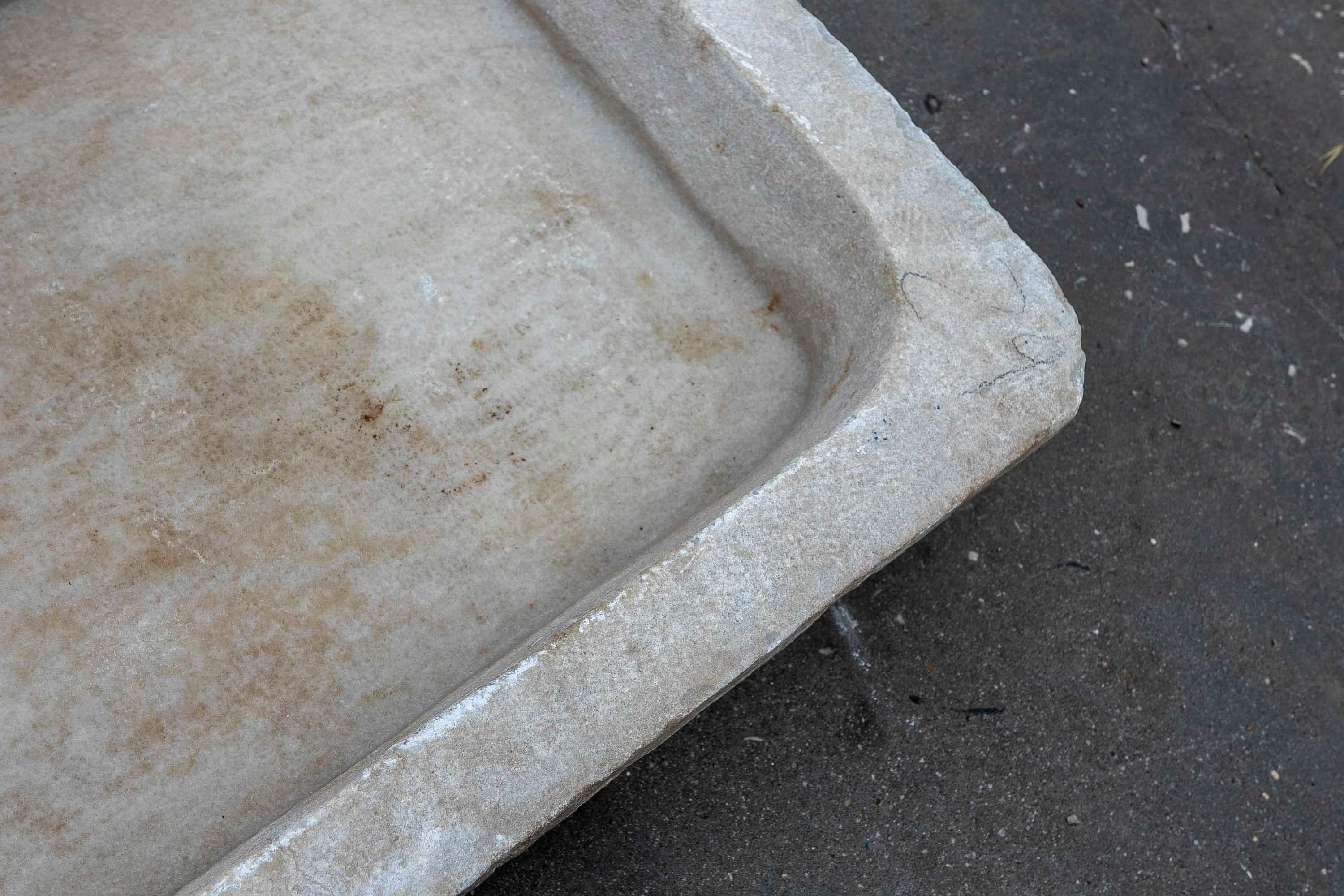 White Hand Carved Marble Washbasin with One Sink in a Single Block For Sale 11