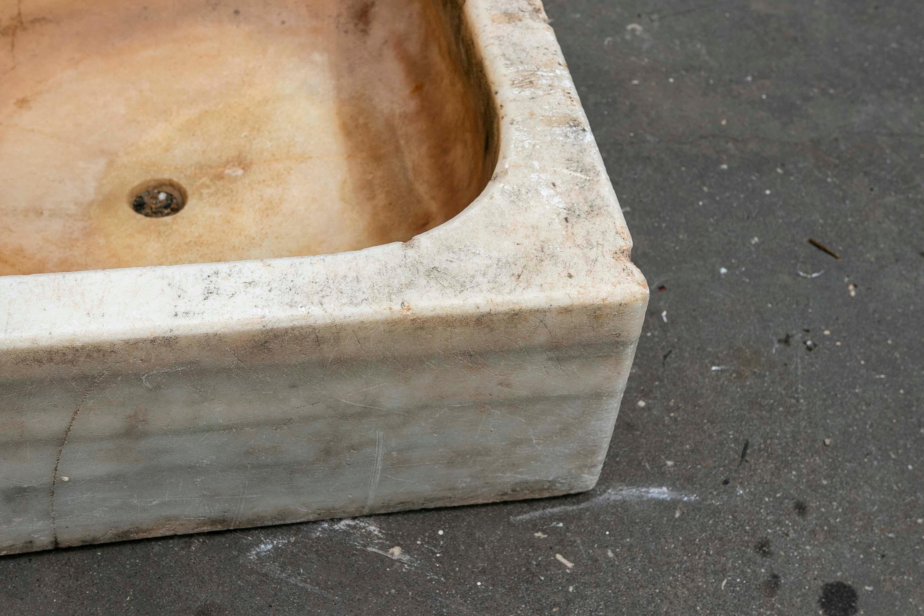 White Hand-Carved Marble Washbasin with One Sink in a Single Block For Sale 14
