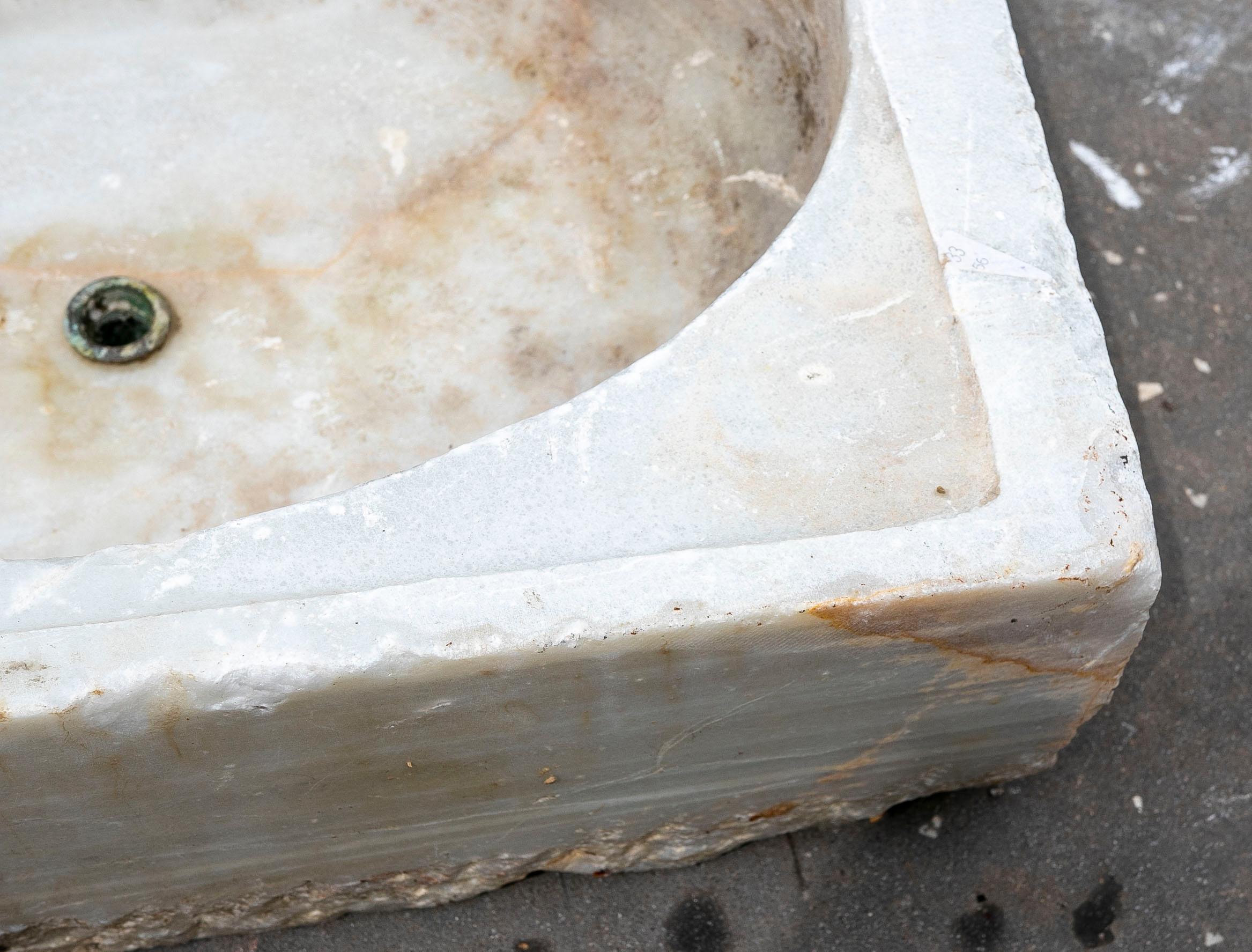 White Hand Carved Marble Washbasin with One Sink in a Single Block For Sale 14