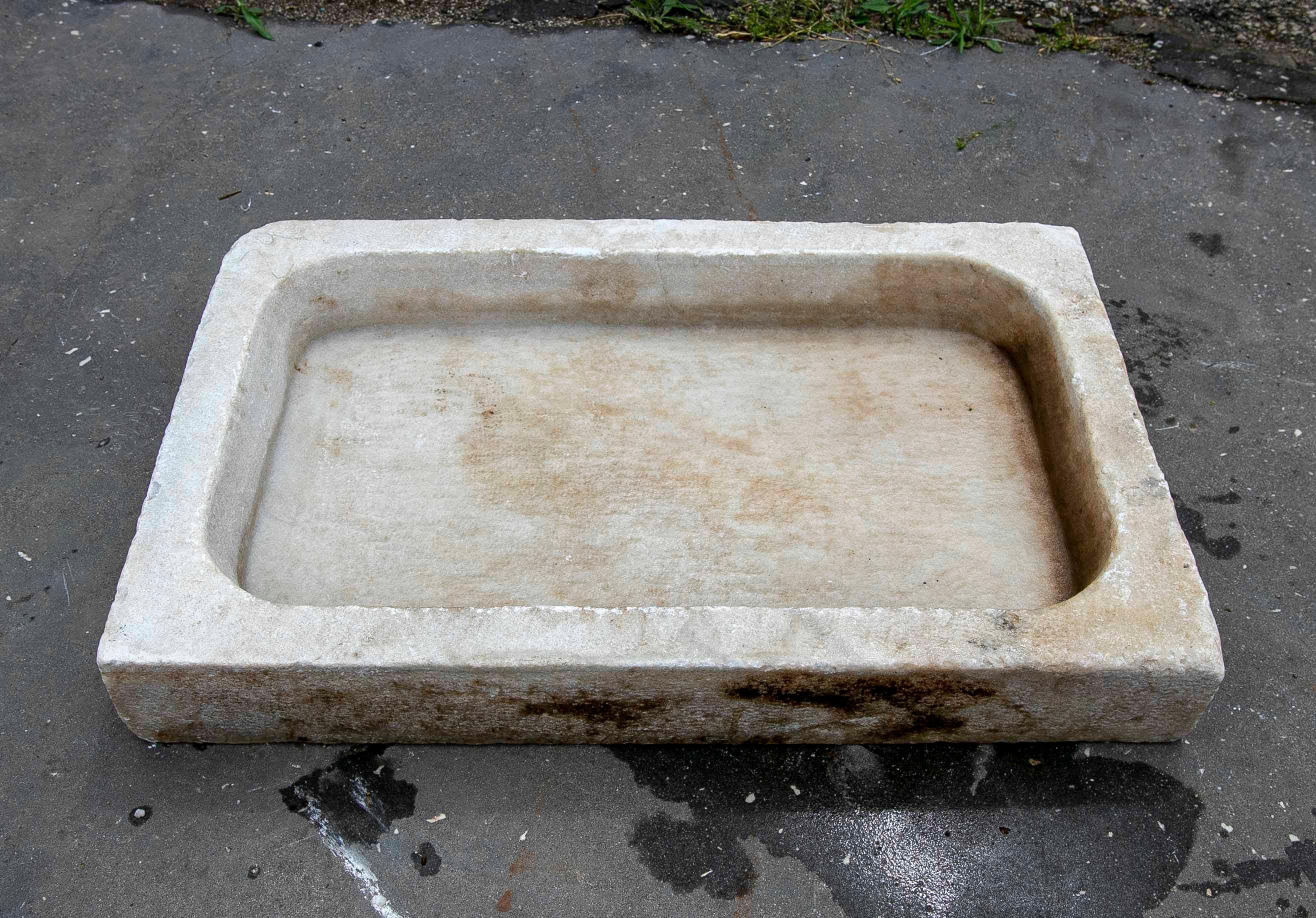 Hand-Carved White Hand Carved Marble Washbasin with One Sink in a Single Block For Sale