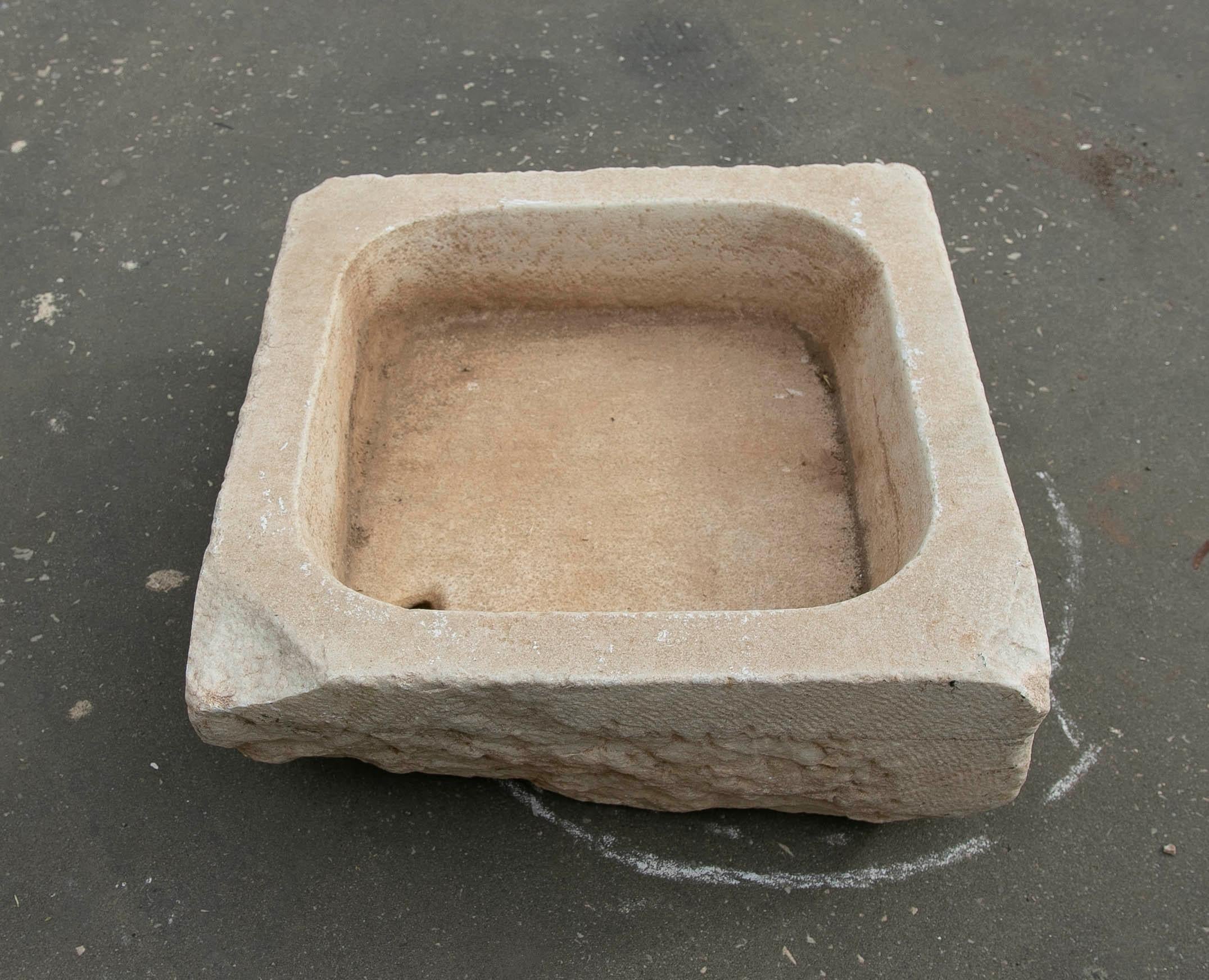 20th Century White Hand-Carved Marble Washbasin with One Sink in a Single Block For Sale
