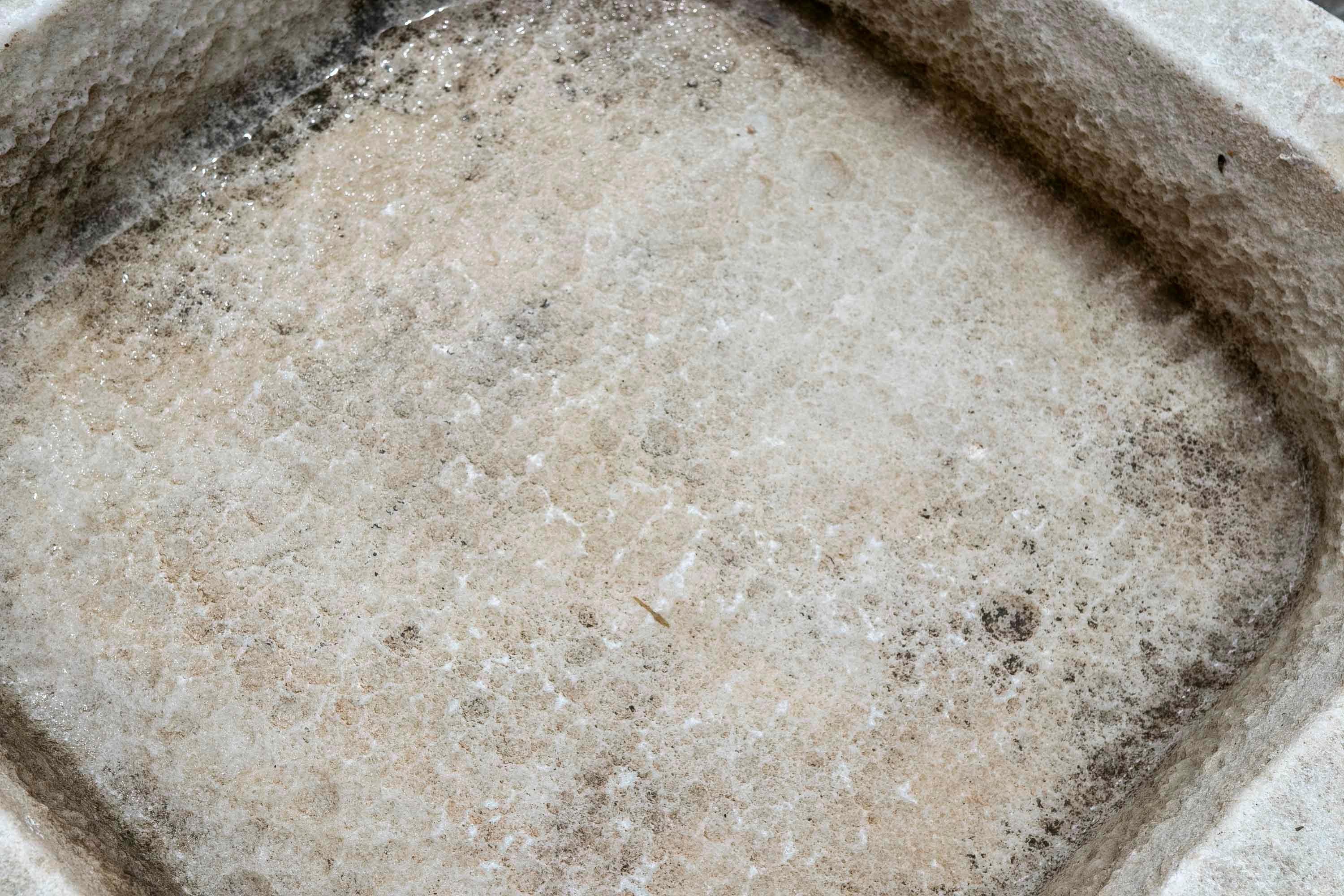 Marmo Lavabo in marmo bianco intagliato a mano con un lavabo in un blocco unico in vendita