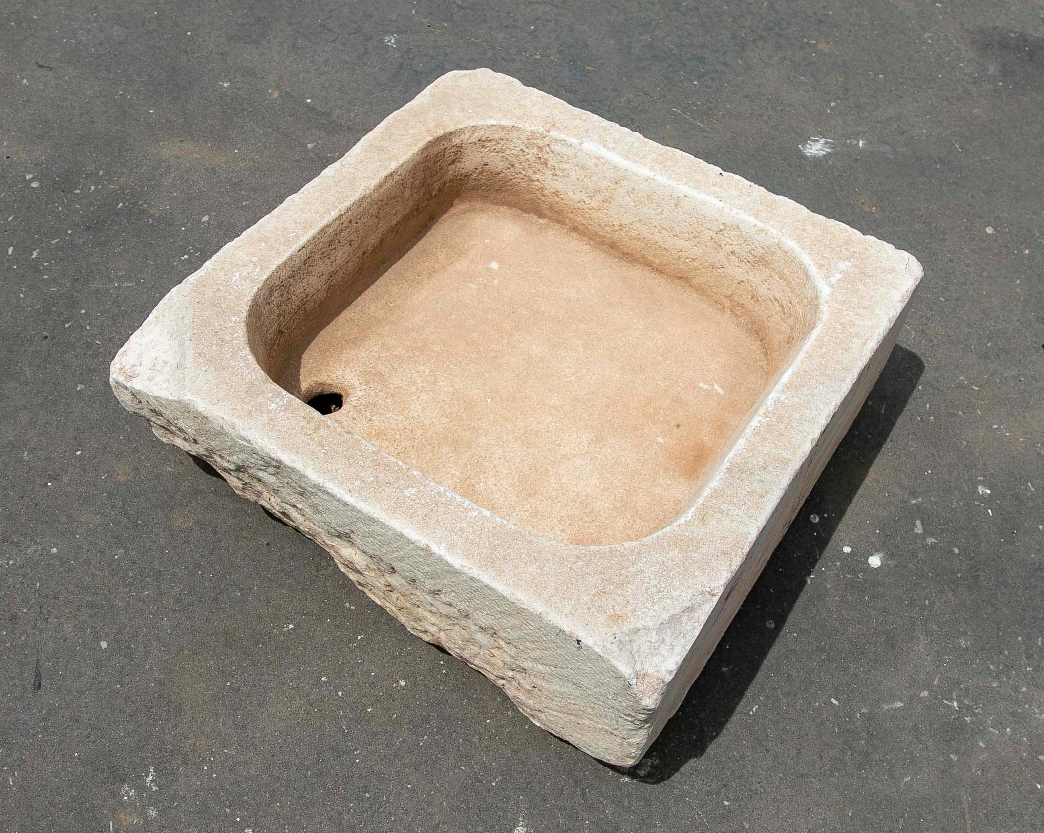 White Hand-Carved Marble Washbasin with One Sink in a Single Block For Sale 2
