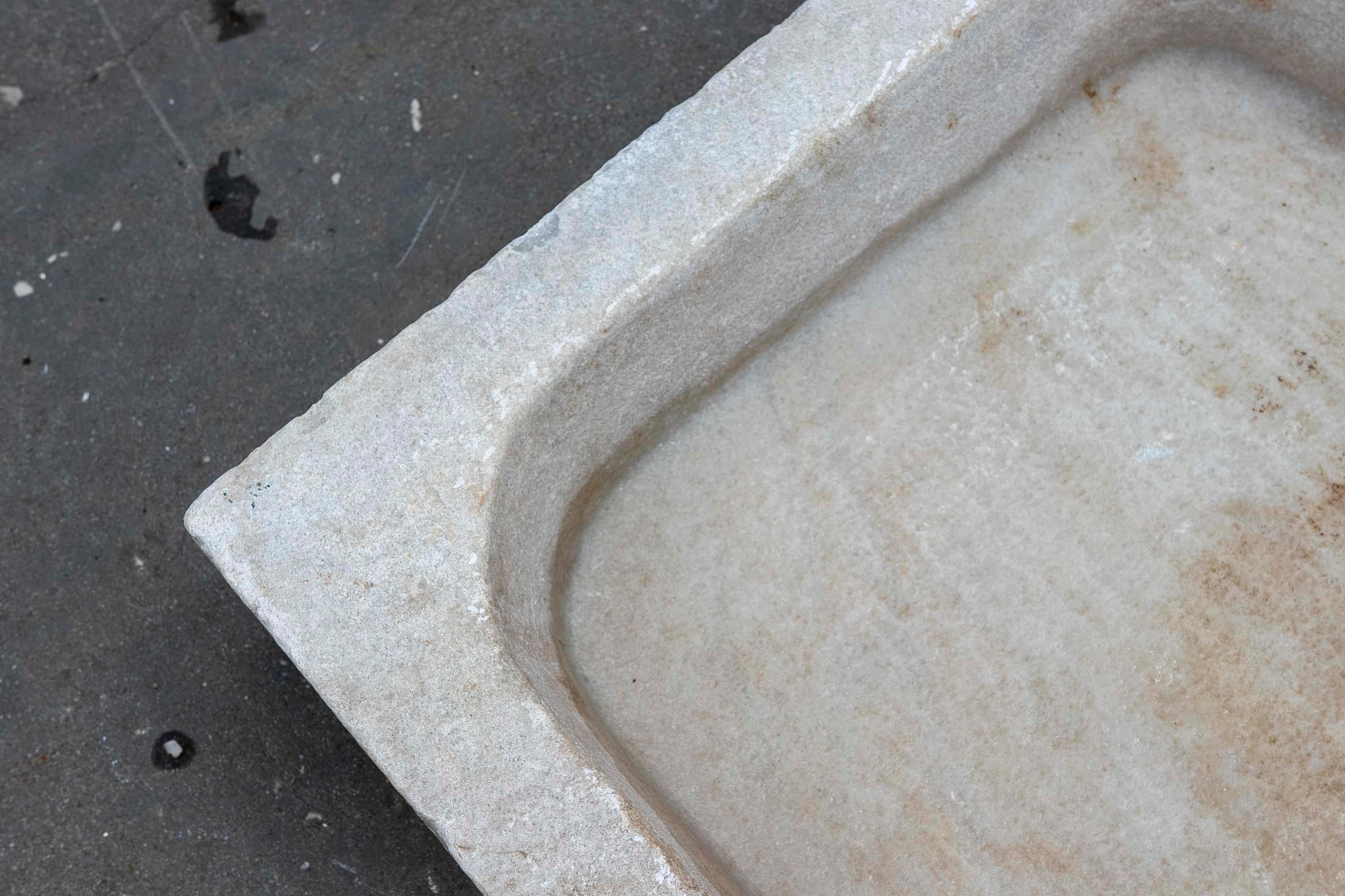 White Hand Carved Marble Washbasin with One Sink in a Single Block For Sale 2