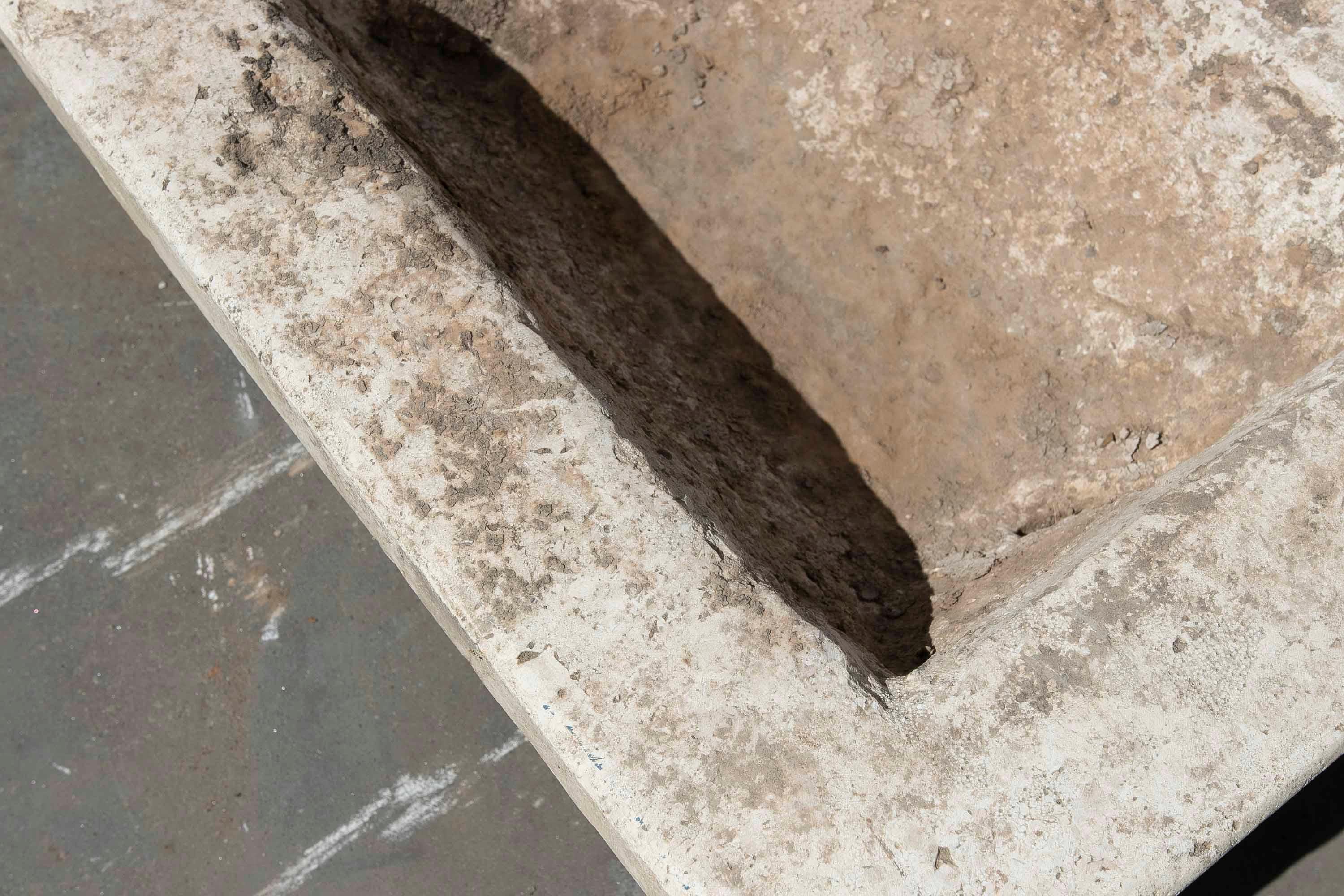 Lavabo in marmo bianco intagliato a mano con un lavabo in un unico blocco in vendita 2